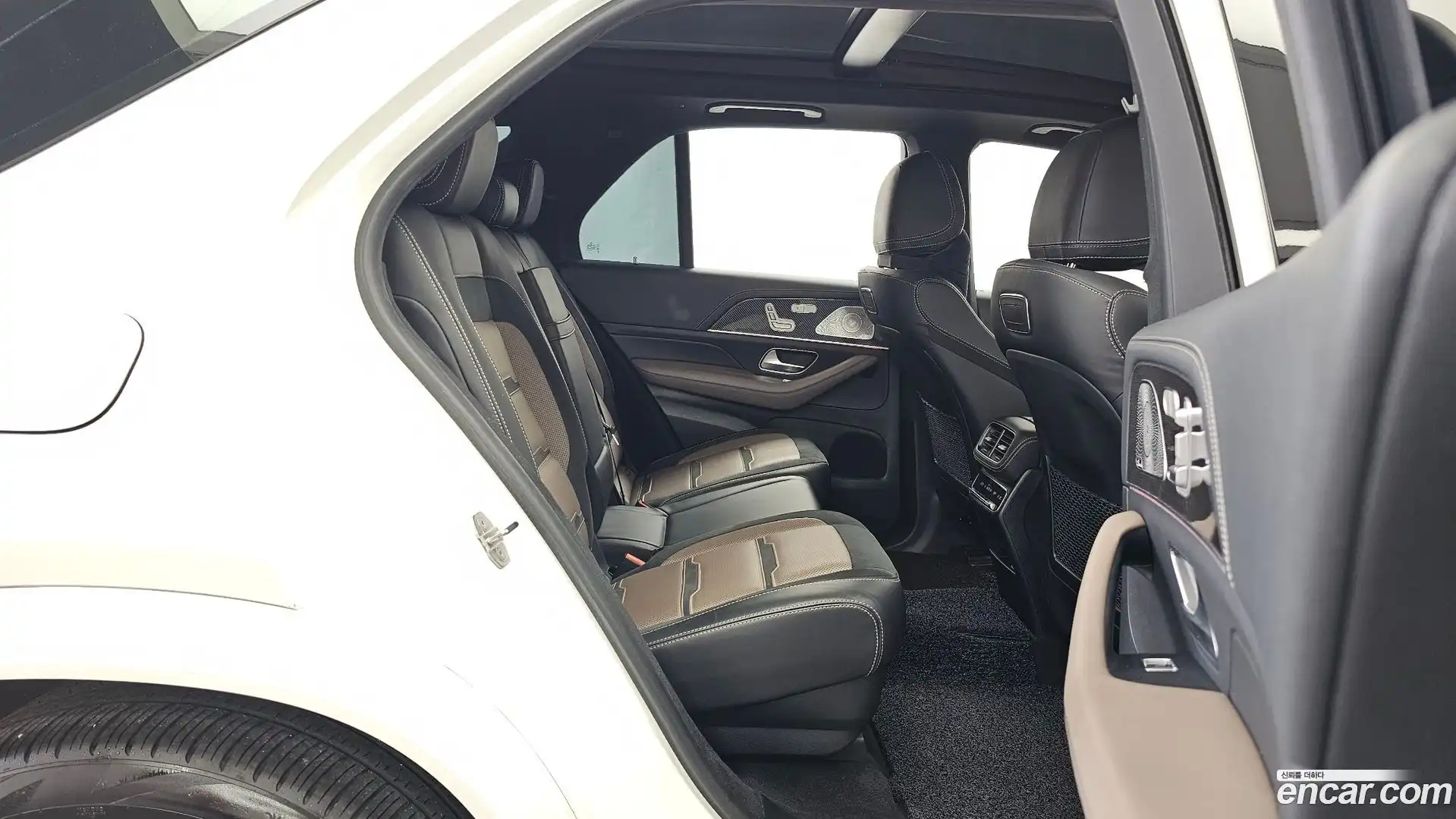 GLE-Class Mercedes-Benz 2020.11-OPTION-016