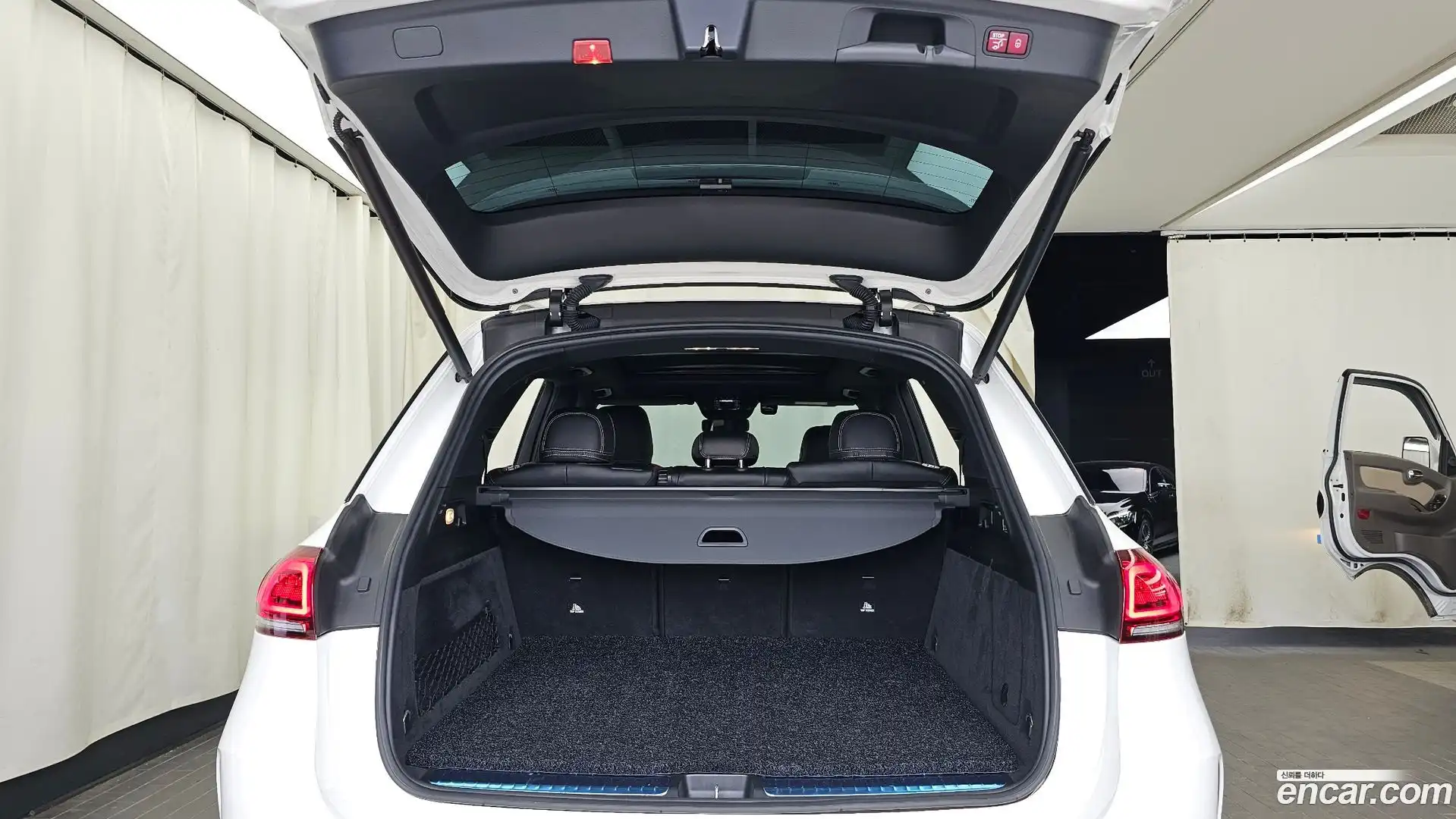 GLE-Class Mercedes-Benz 2020.11-OPTION-024