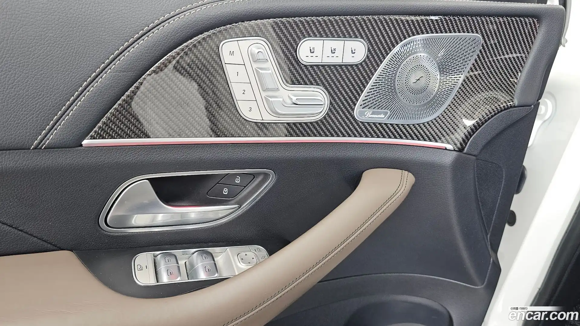 GLE-Class Mercedes-Benz 2020.11-OPTION-049