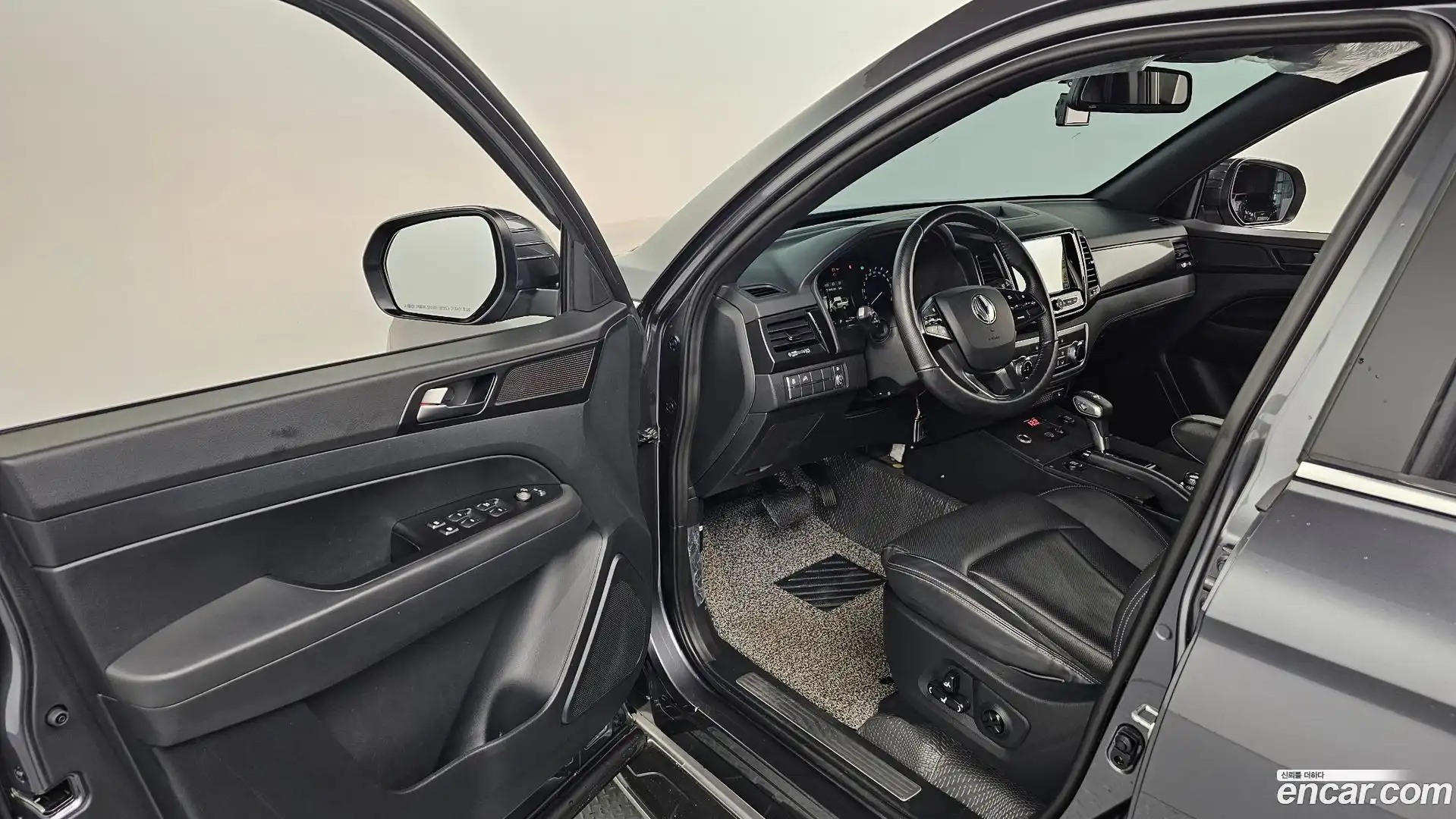 Rexton KG Mobility 2020.6-INNER-010