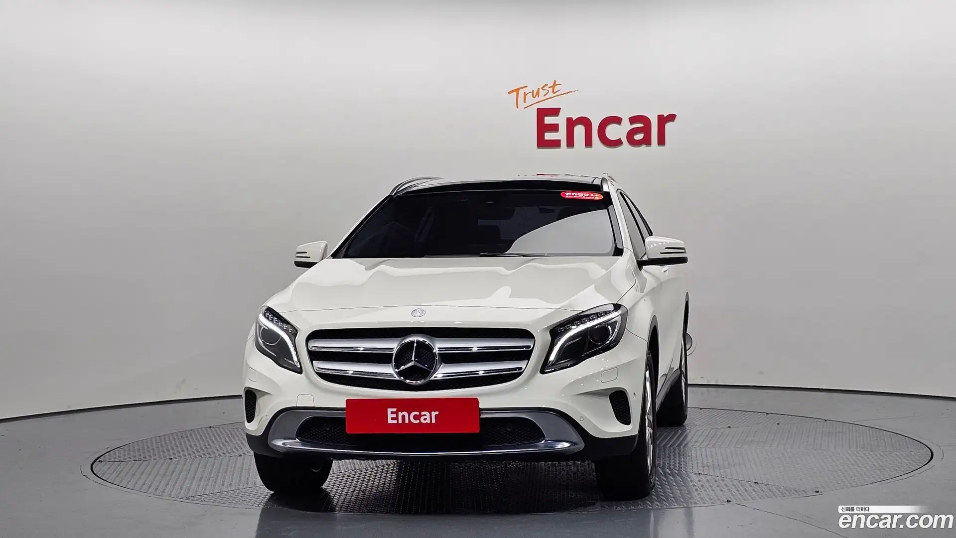 GLA-Class Mercedes-Benz 2017.0-OUTER-003