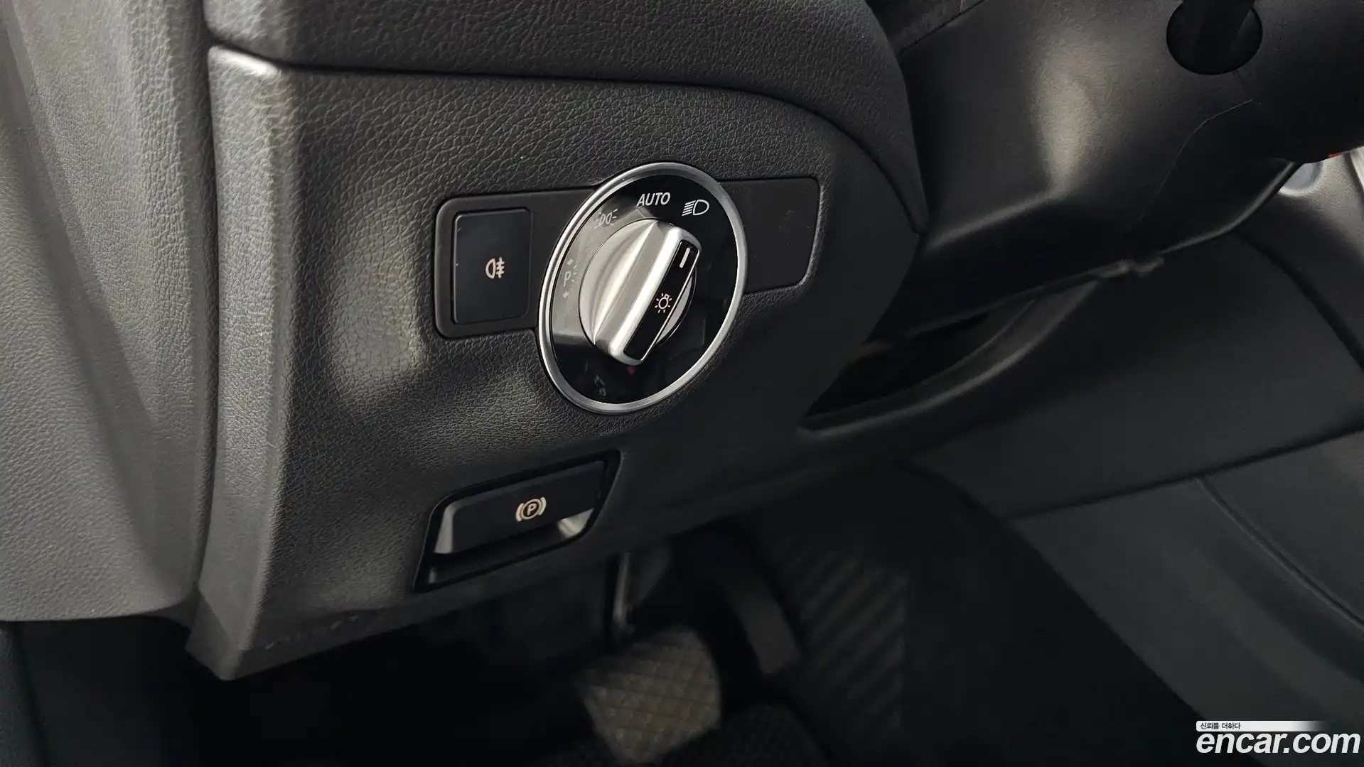 GLA-Class Mercedes-Benz 2017.0-OPTION-020