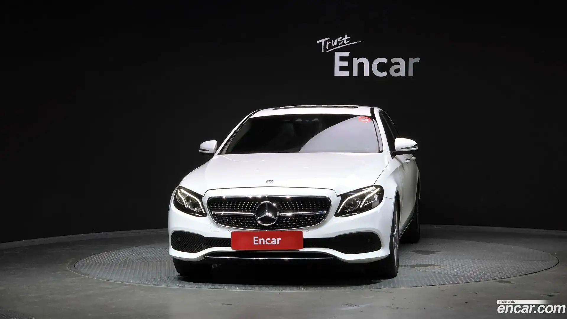 E-Class Mercedes-Benz 2019.6-OUTER-003
