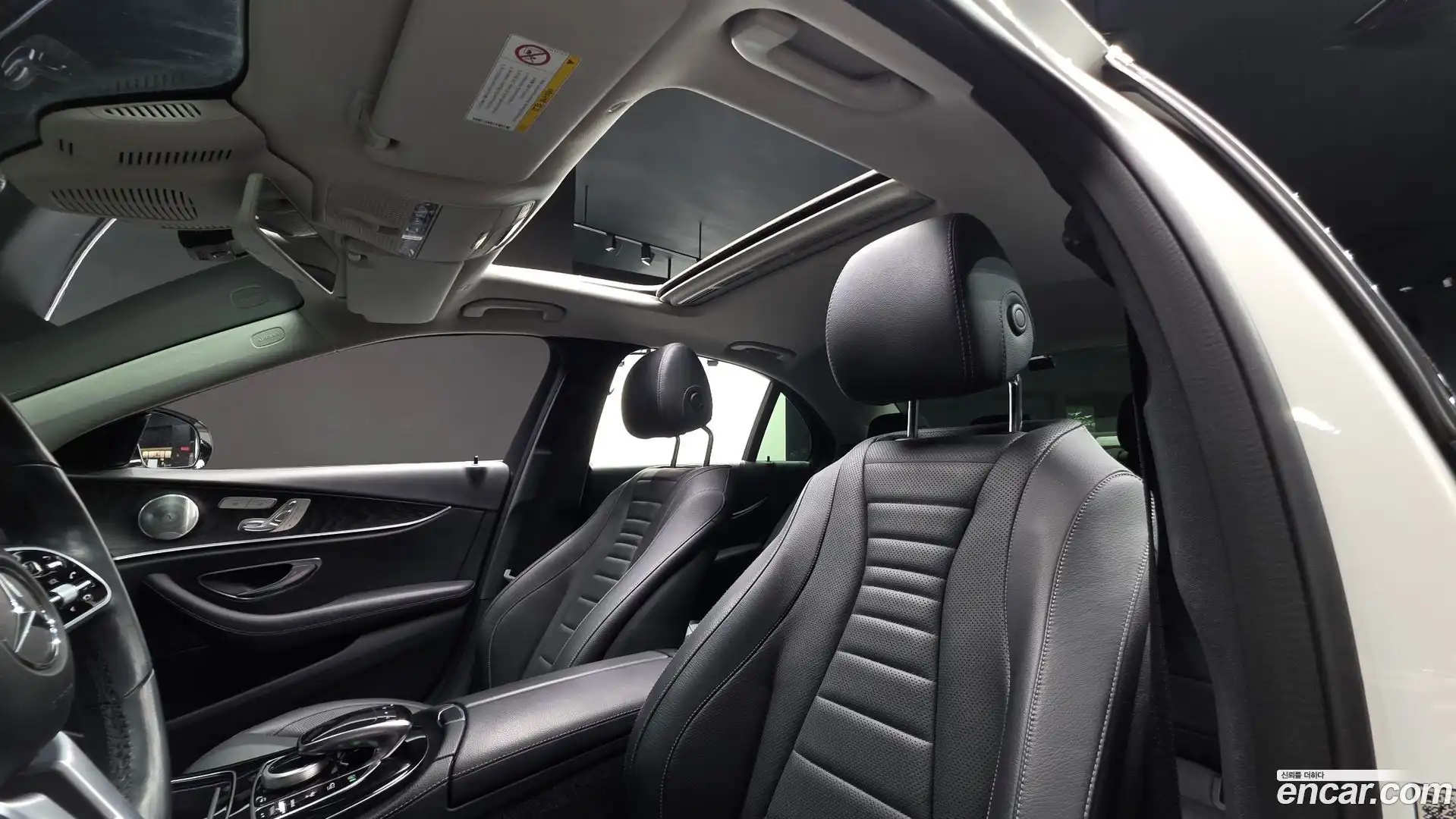 E-Class Mercedes-Benz 2019.6-OPTION-021