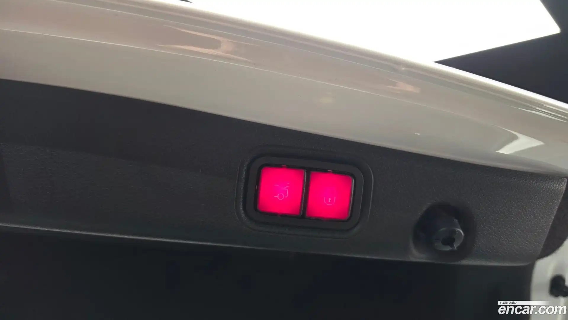 E-Class Mercedes-Benz 2019.6-OPTION-024