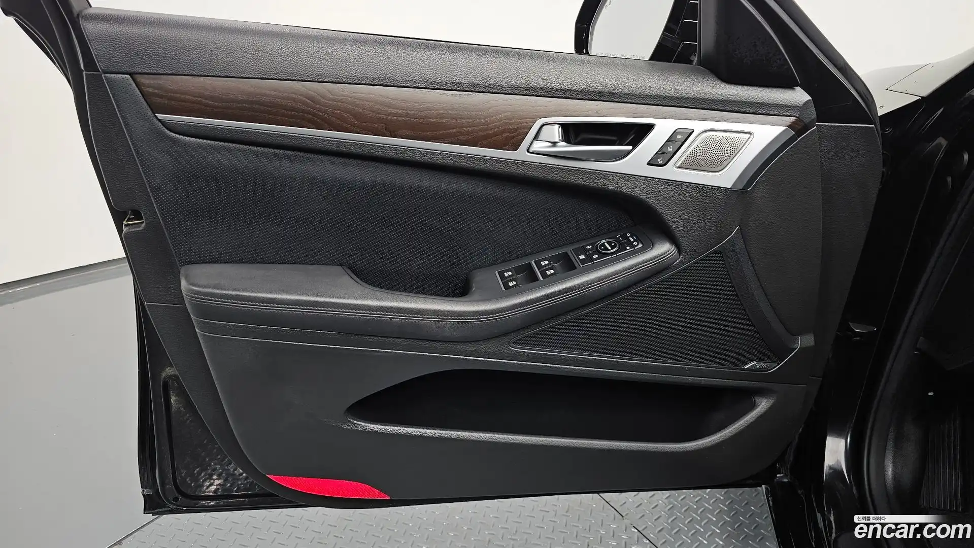 G80 Genesis 2019.5-INNER-034