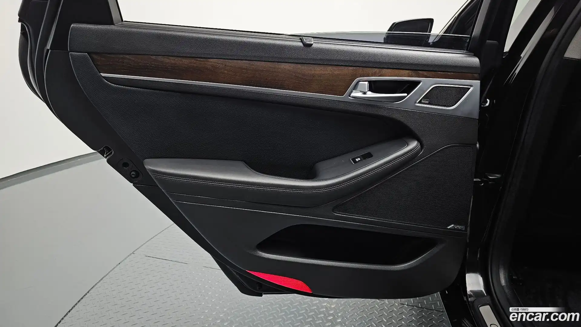 G80 Genesis 2019.5-INNER-035