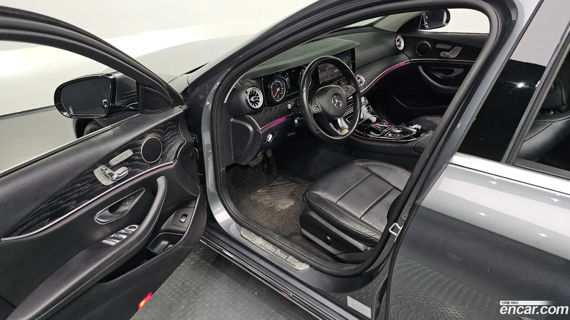 E-Class Mercedes-Benz 2017.5-INNER-010