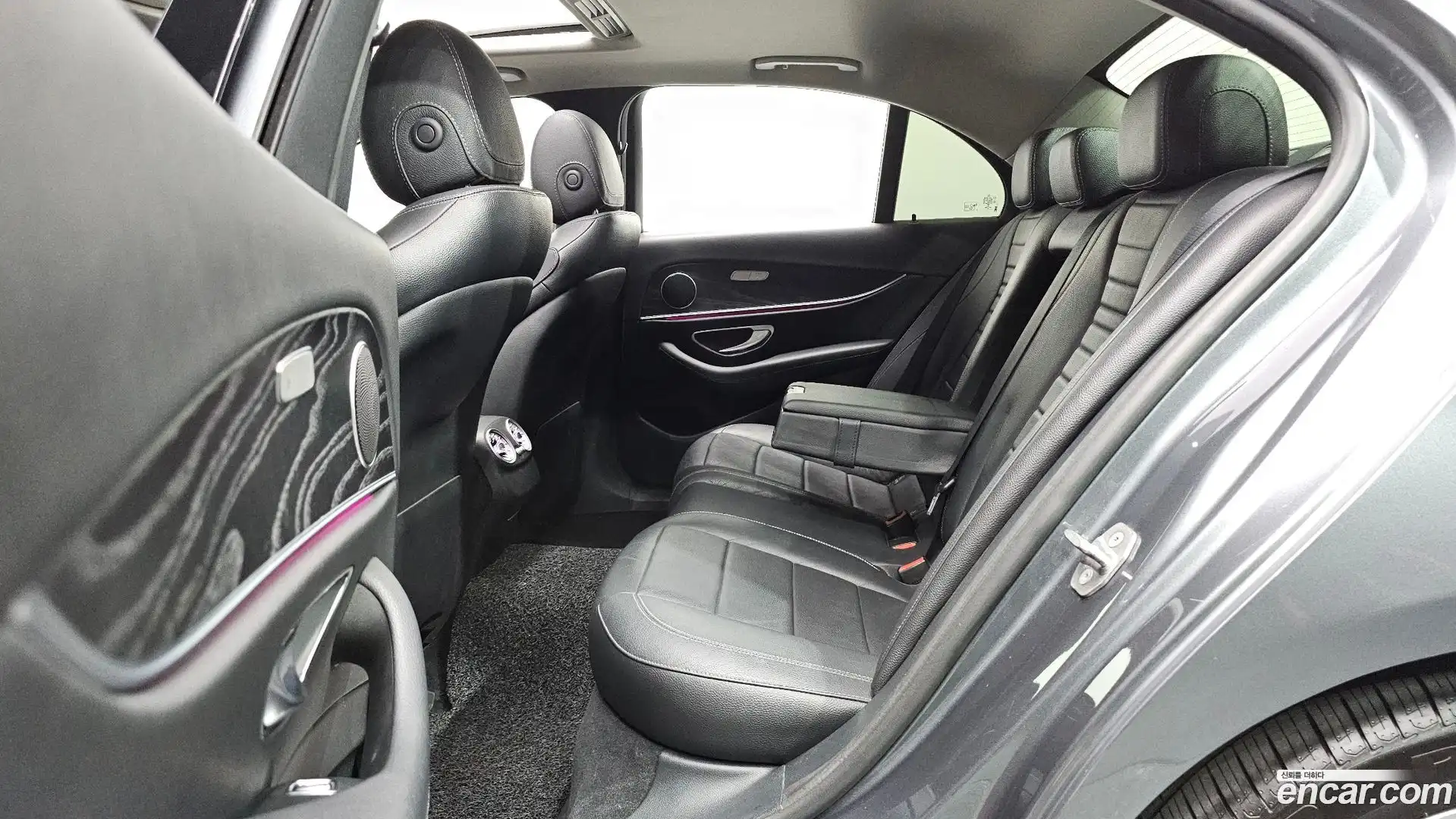 E-Class Mercedes-Benz 2017.5-OPTION-015