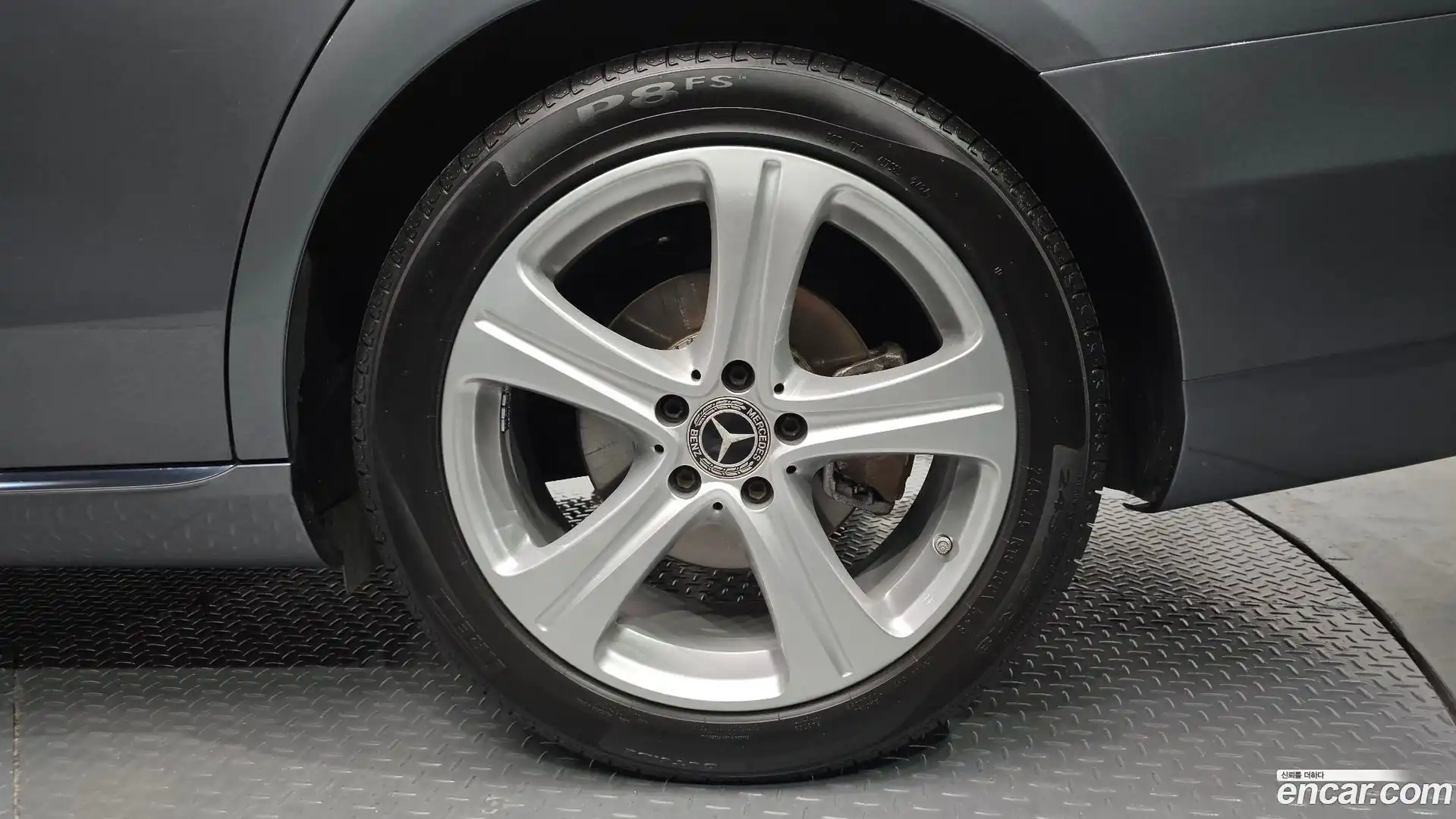 E-Class Mercedes-Benz 2017.5-OUTER-031