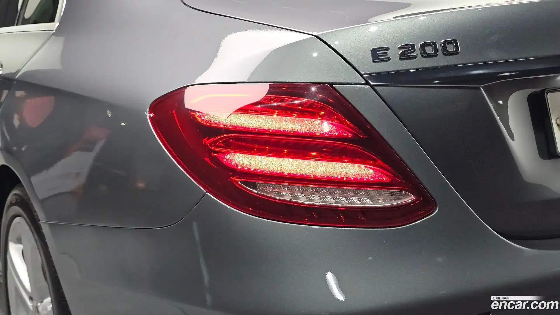 E-Class Mercedes-Benz 2017.5-OUTER-033