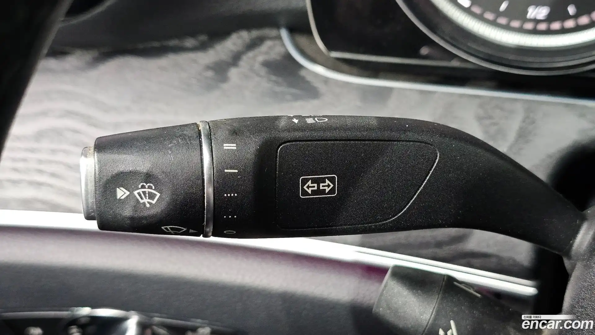 E-Class Mercedes-Benz 2017.5-OPTION-041