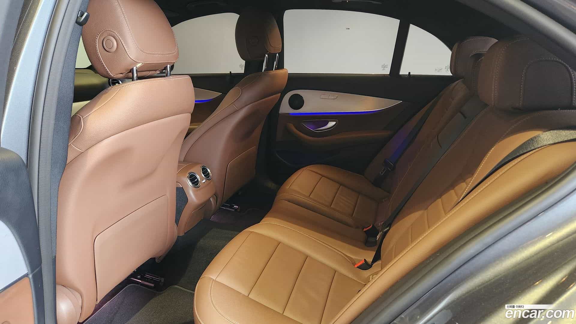 E-Class Mercedes-Benz 2020.11-INNER-010