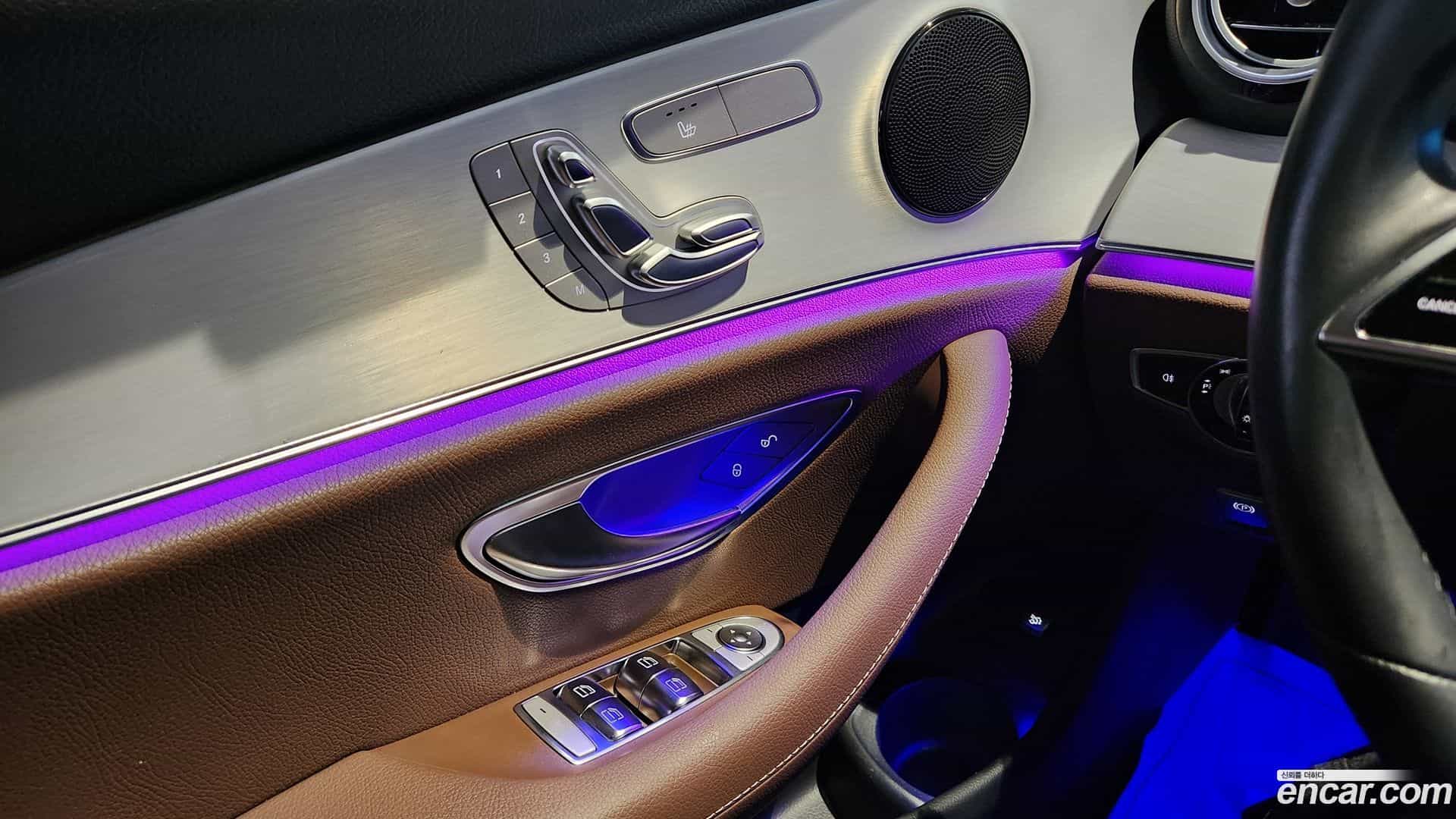 E-Class Mercedes-Benz 2020.11-OPTION-019