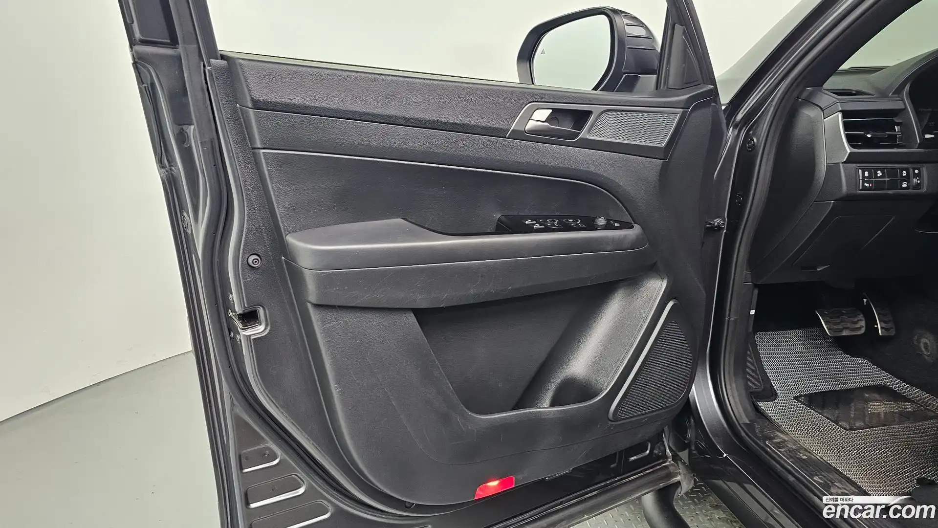 Rexton KG Mobility 2023.8-INNER-034