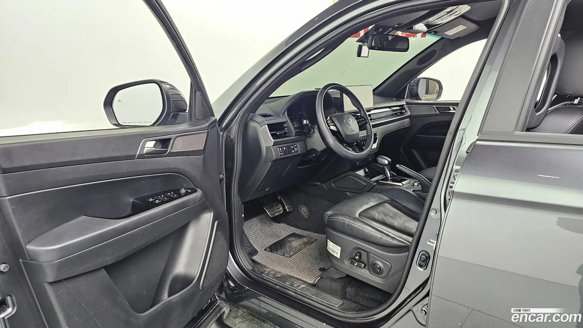 Rexton KG Mobility 2023.8-INNER-036