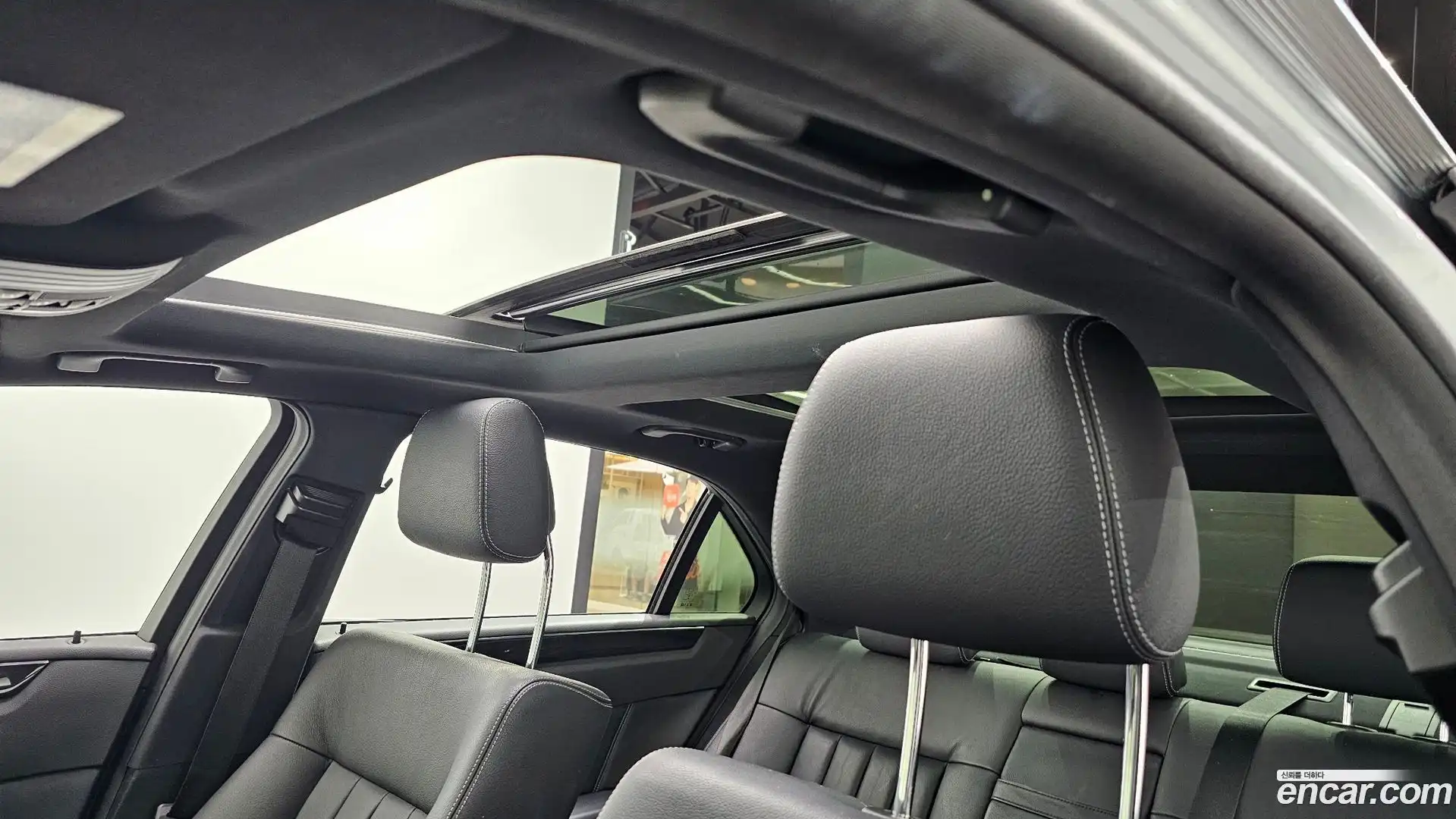 E-Class Mercedes-Benz 2015.11-OPTION-023