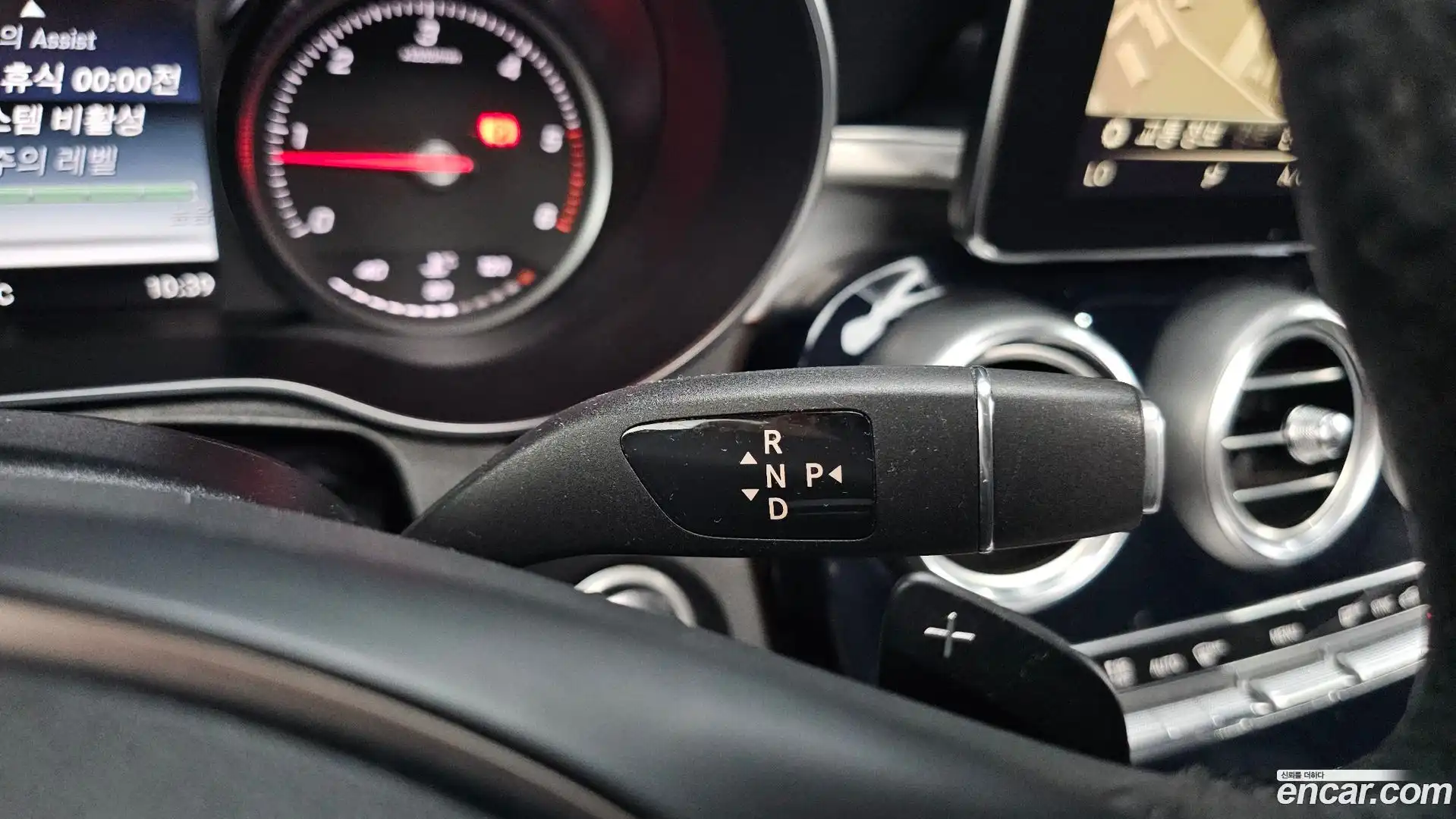 GLC-Class Mercedes-Benz 2018.5-INNER-009