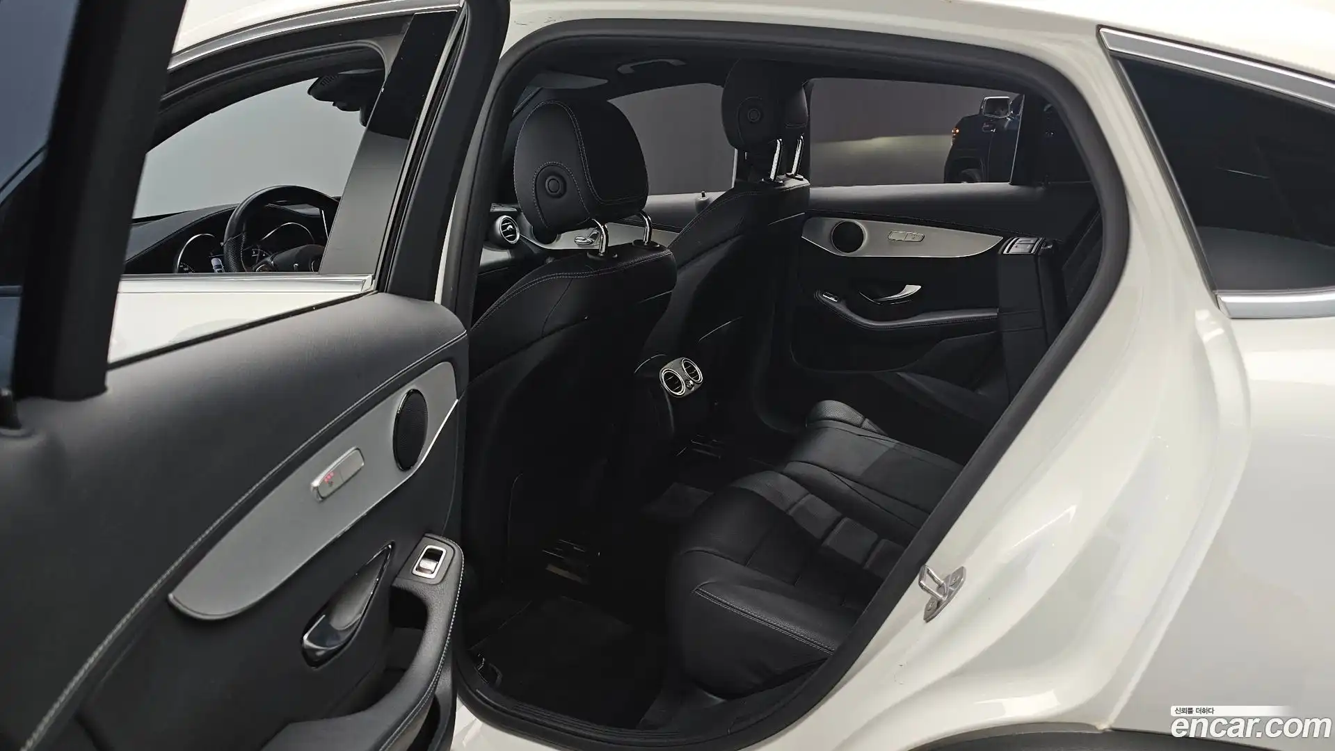 GLC-Class Mercedes-Benz 2018.5-OPTION-016