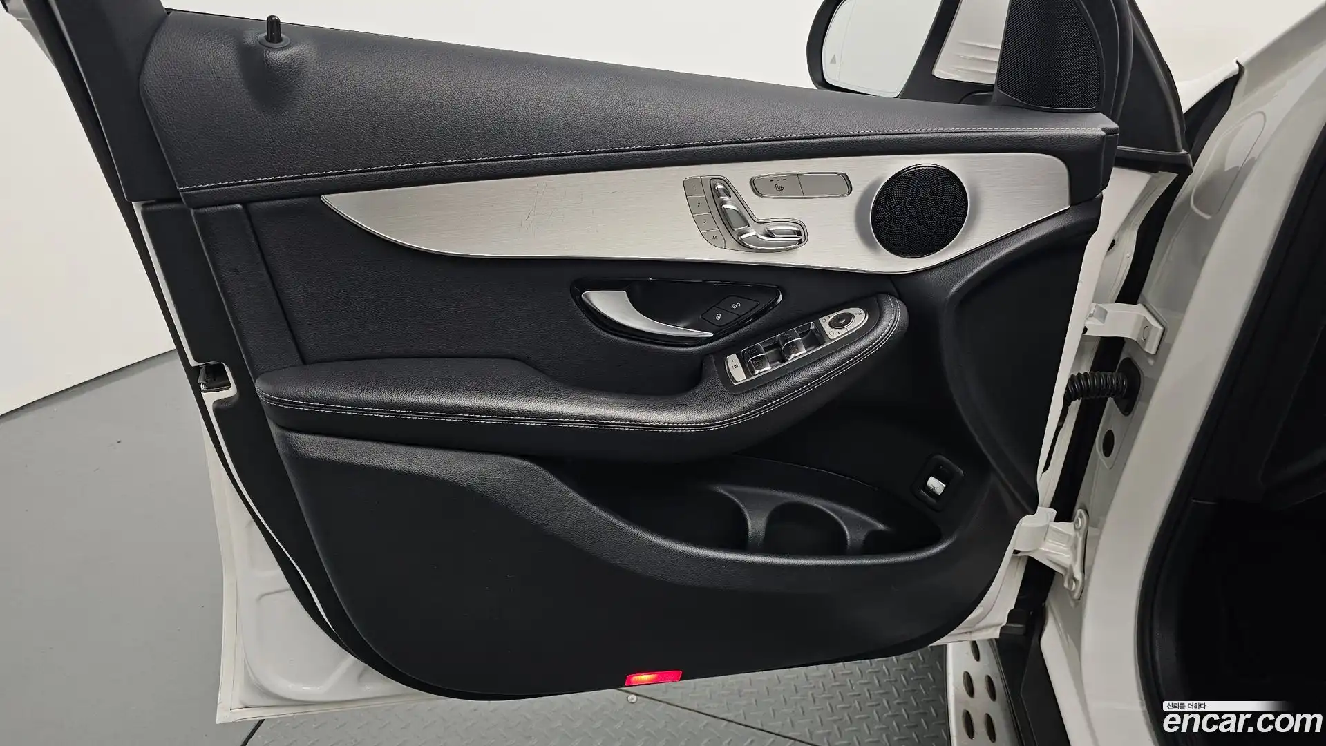 GLC-Class Mercedes-Benz 2018.5-INNER-034