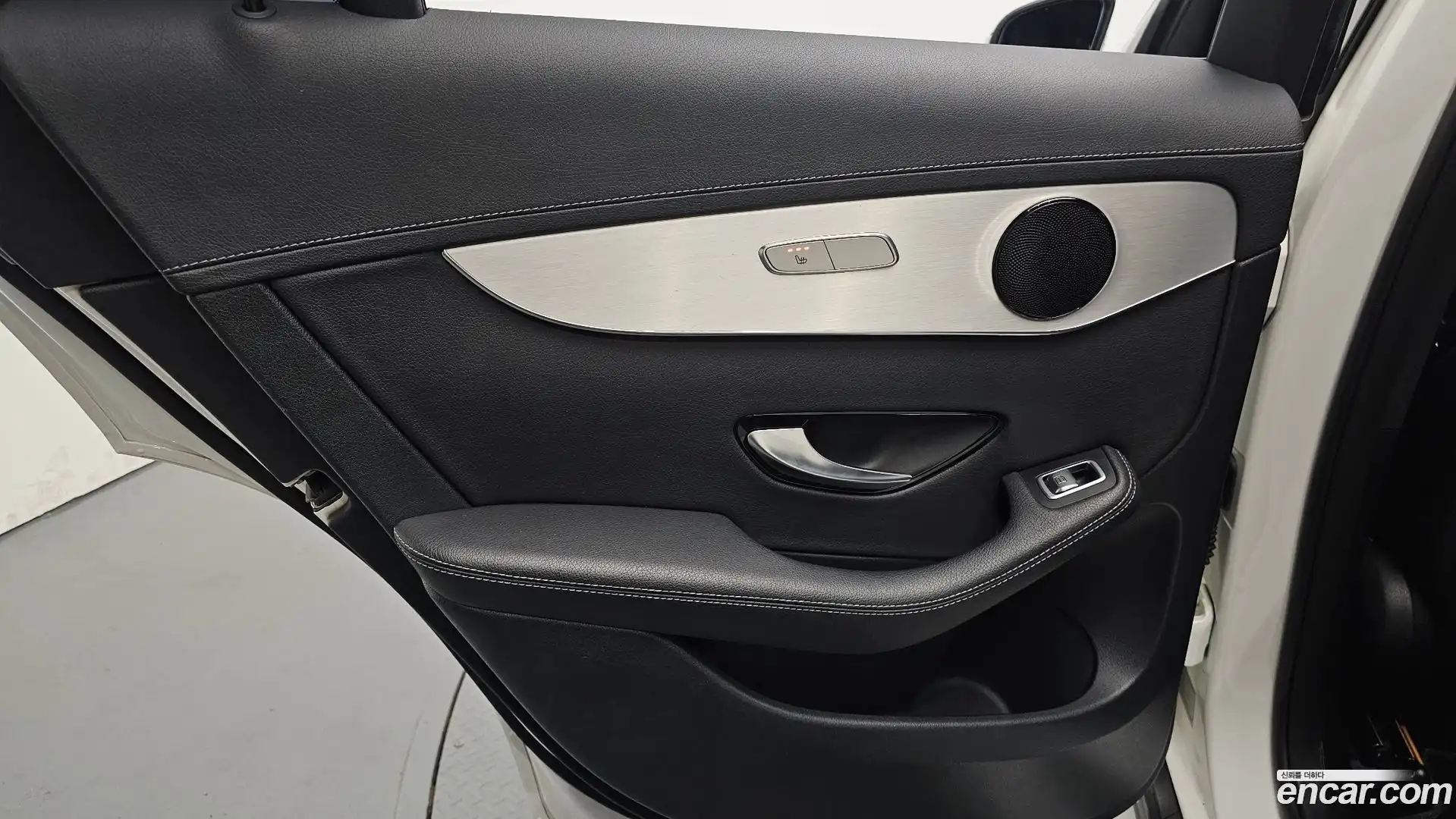 GLC-Class Mercedes-Benz 2018.5-INNER-035