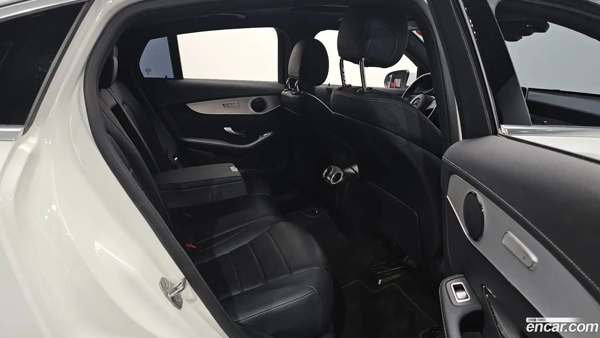 GLC-Class Mercedes-Benz 2018.5-INNER-036