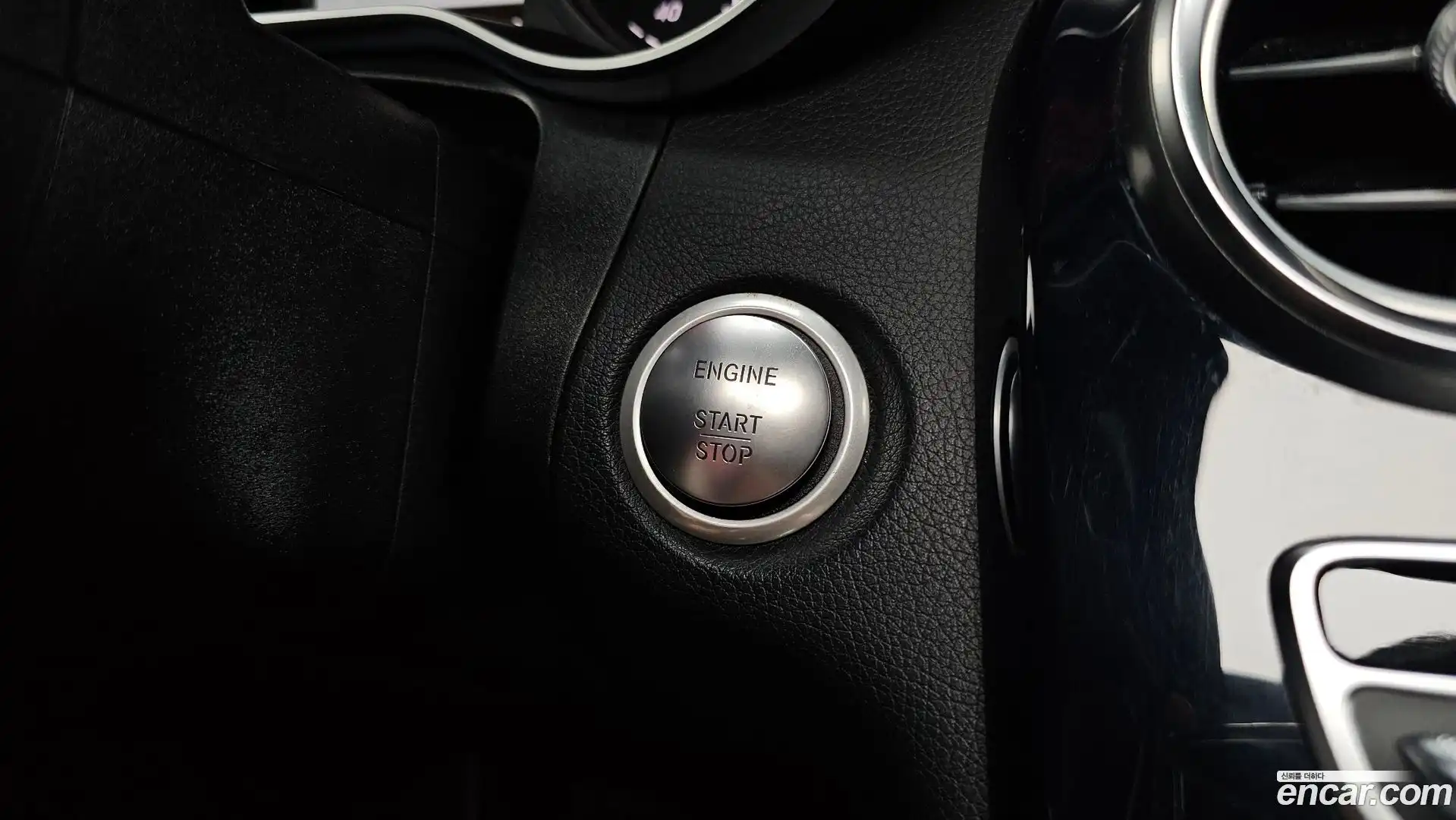 GLC-Class Mercedes-Benz 2018.5-OPTION-041