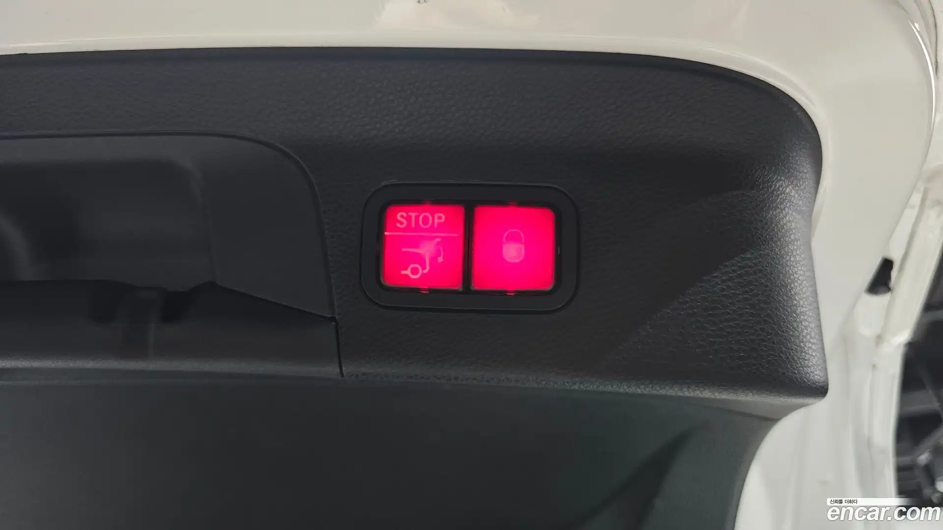 GLC-Class Mercedes-Benz 2018.5-OPTION-043