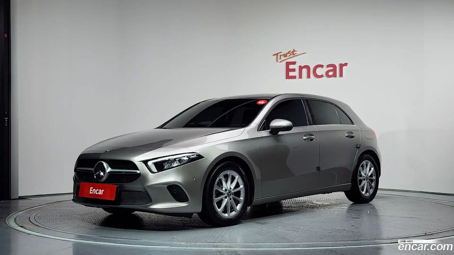 A-Class Mercedes-Benz 2019.10-OUTER-001