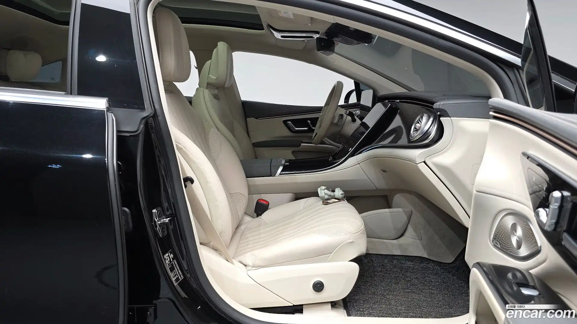 EQS Mercedes-Benz 2022.8-INNER-036