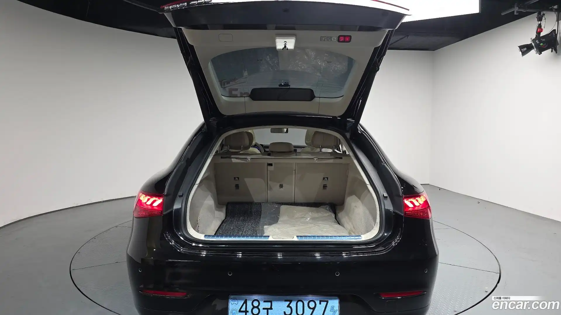 EQS Mercedes-Benz 2022.8-OPTION-043