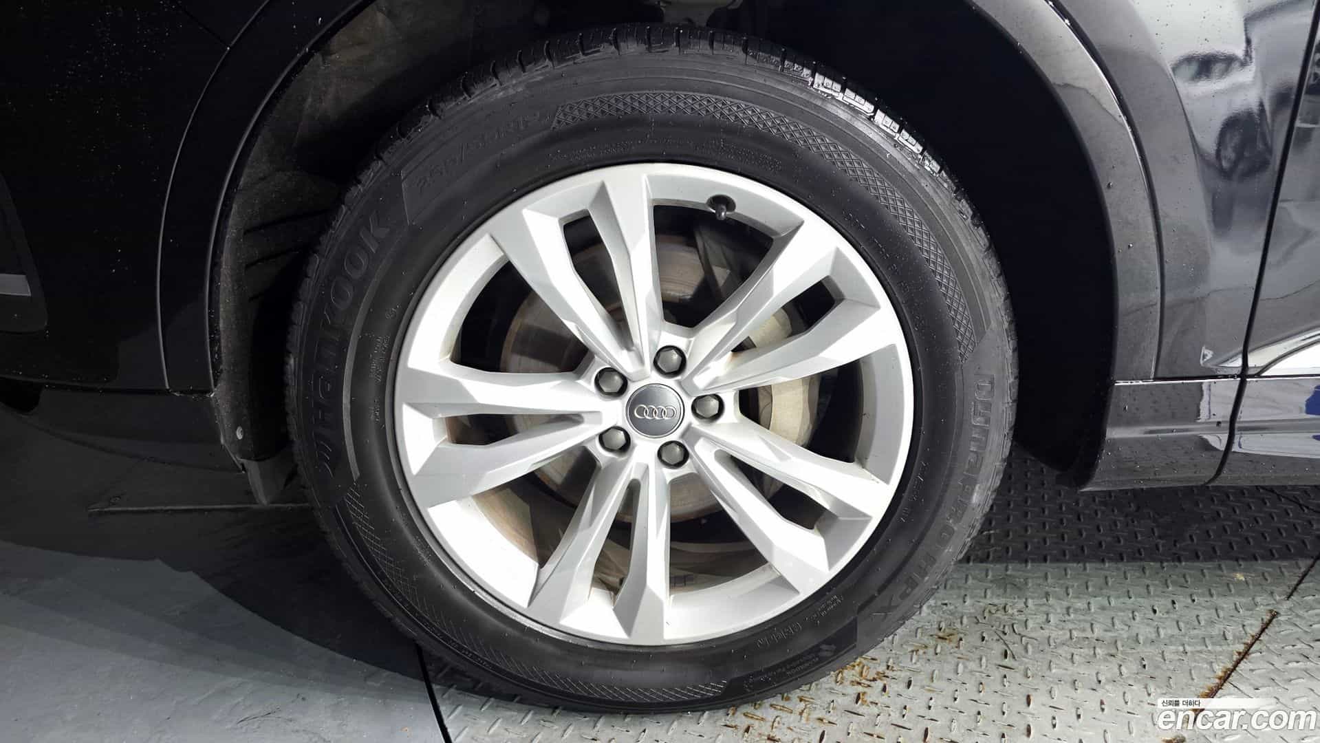 Q7 Audi 2019.10-OUTER-005