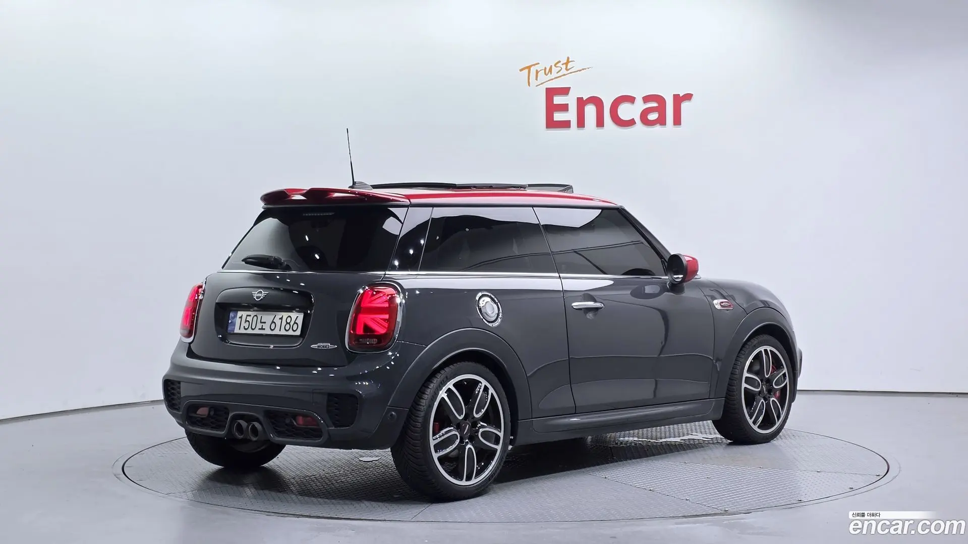 Main__Slider__Photo:Cooper Mini 2020.9-1