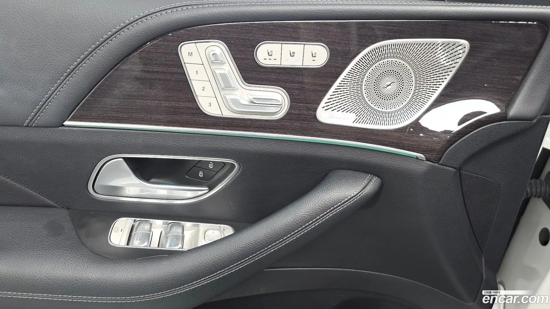 GLE-Class Mercedes-Benz 2021.10-OPTION-041