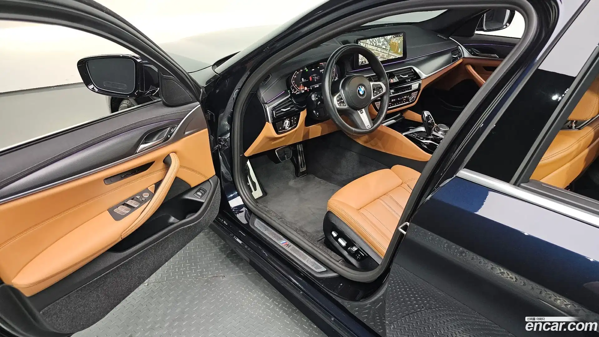 5-Series BMW 2022.10-INNER-010