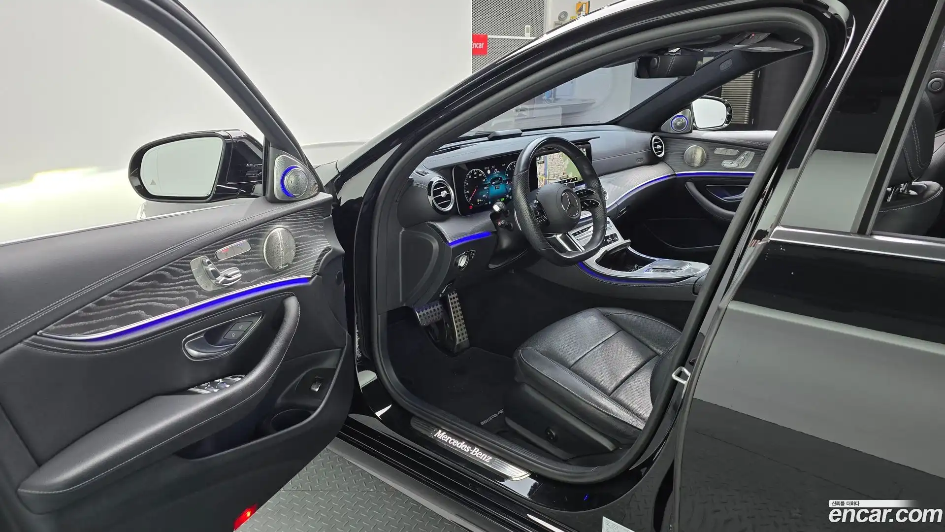 E-Class Mercedes-Benz 2022.1-INNER-010