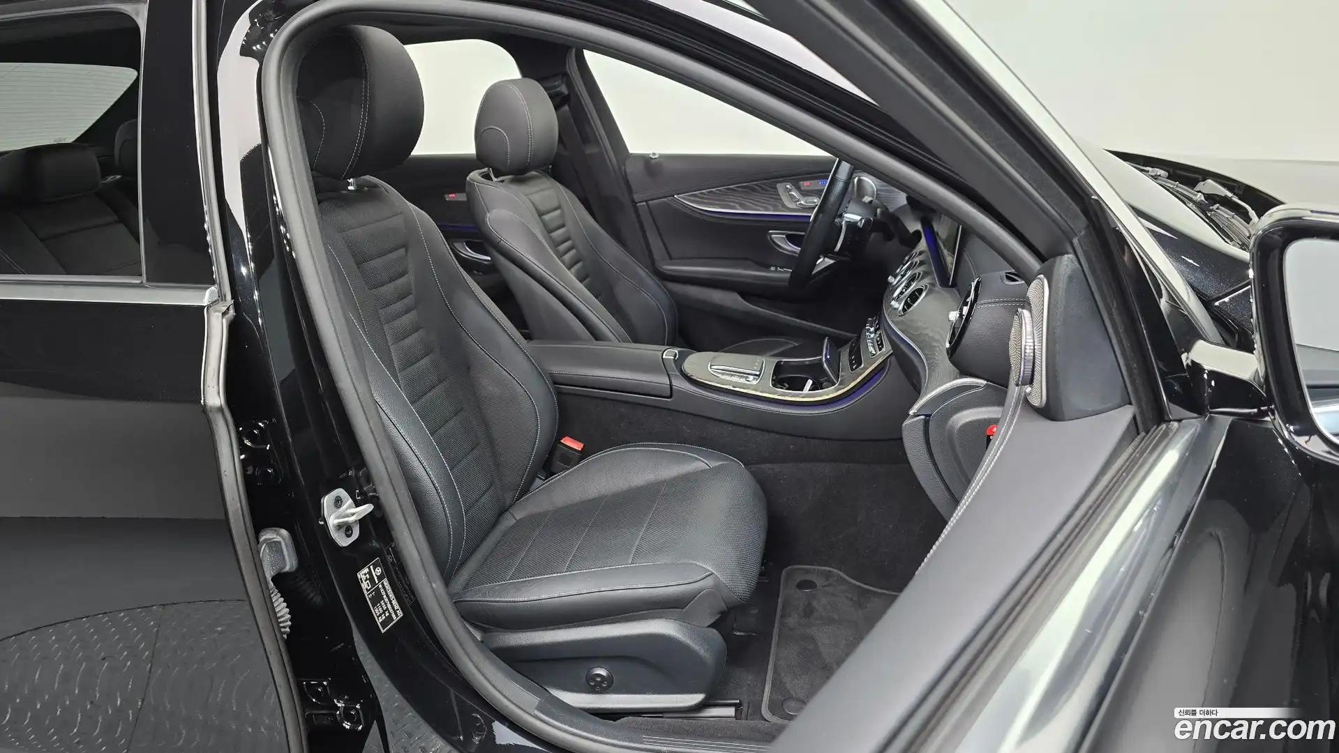 E-Class Mercedes-Benz 2022.1-OPTION-015