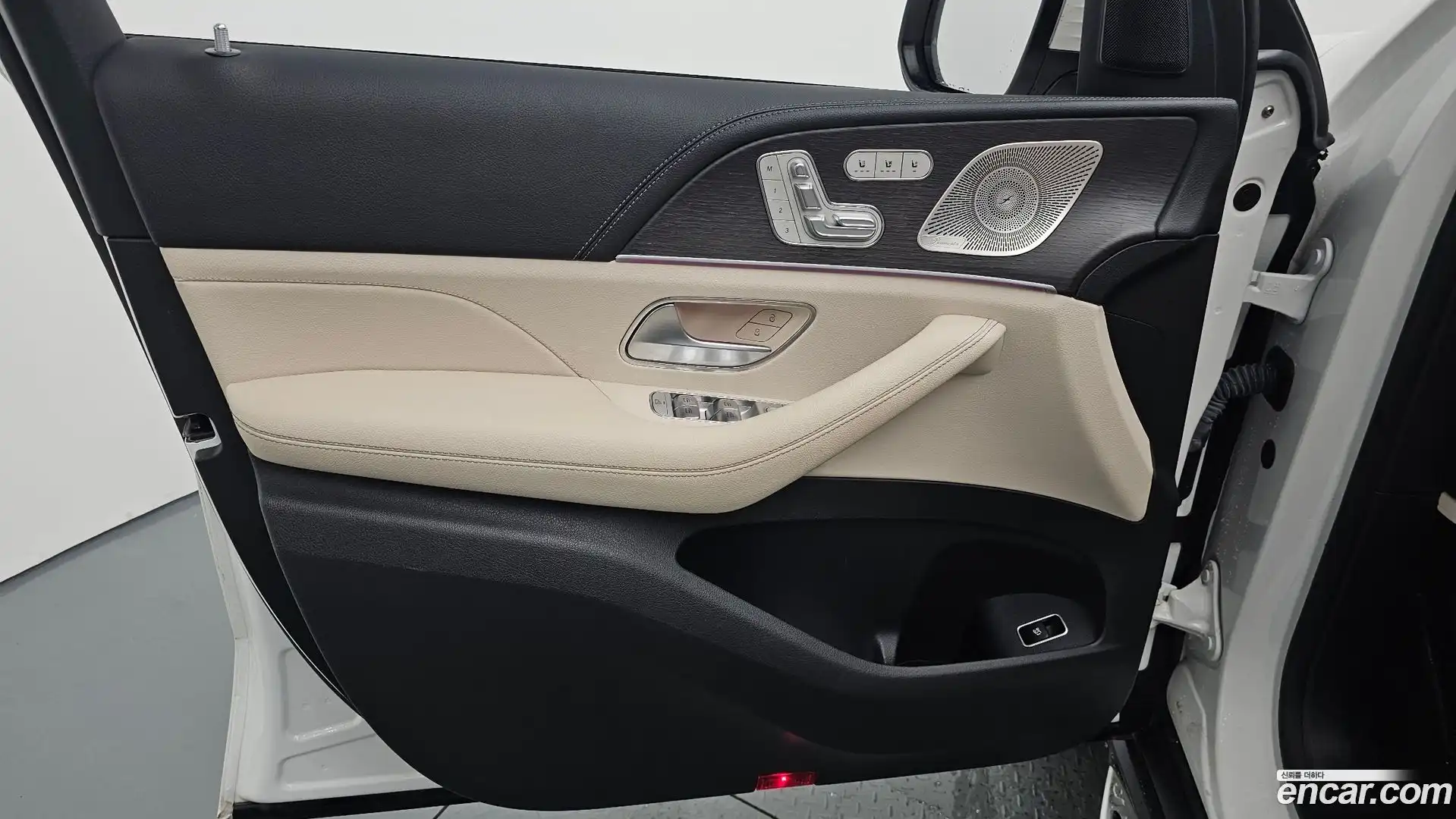 GLS-Class Mercedes-Benz 2022.4-INNER-034