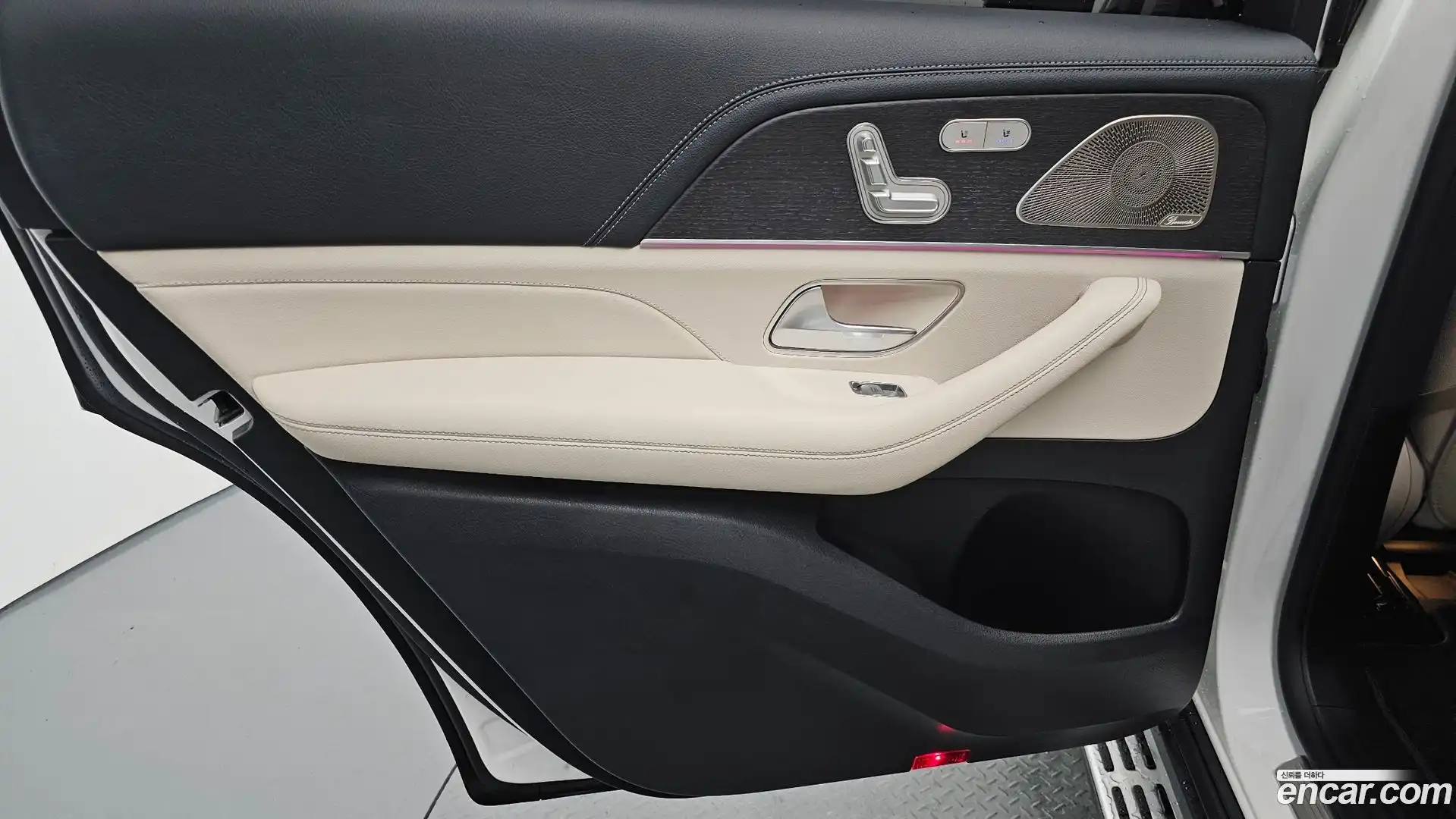 GLS-Class Mercedes-Benz 2022.4-INNER-035