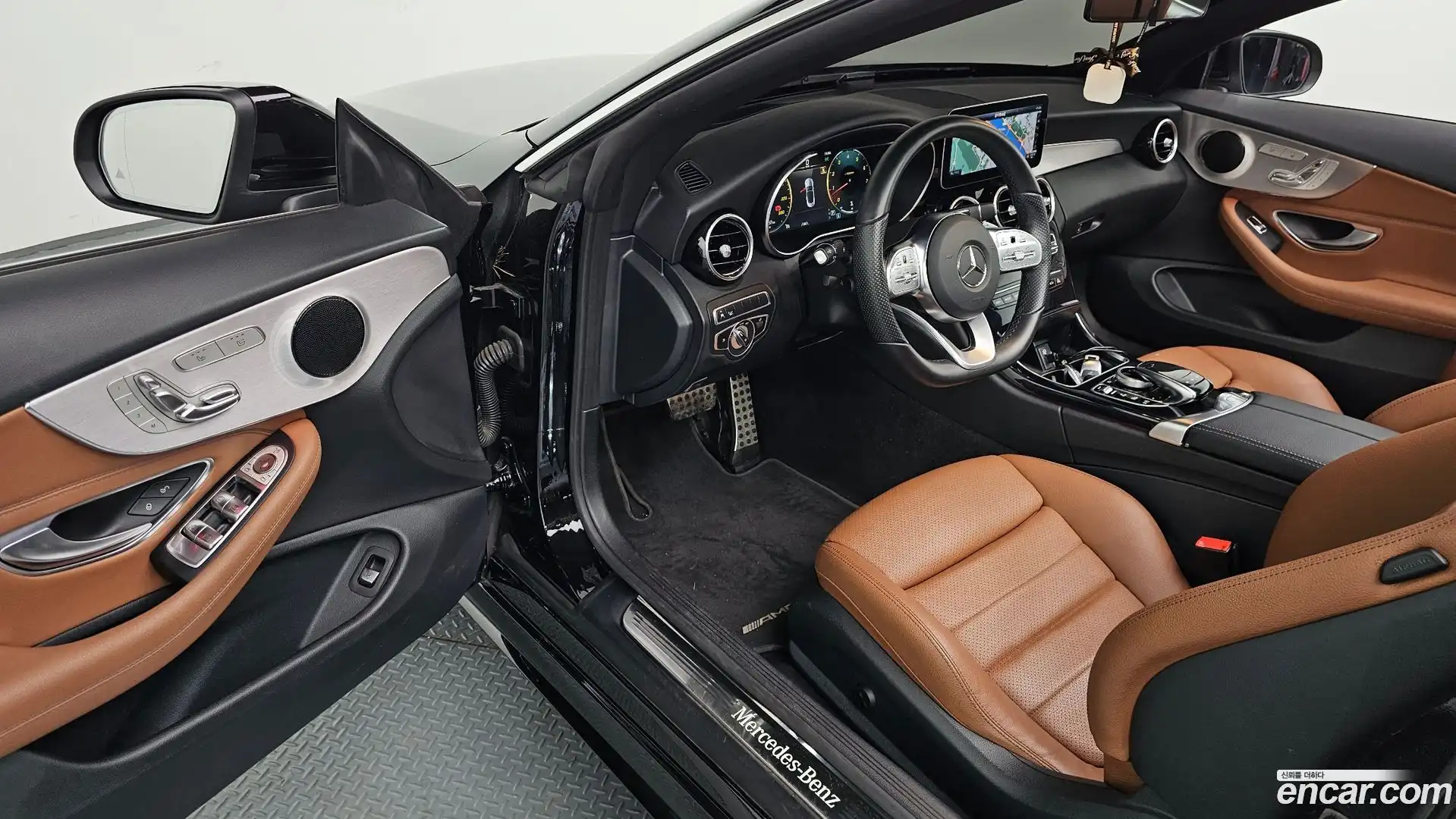 C-Class Mercedes-Benz 2020.3-INNER-010