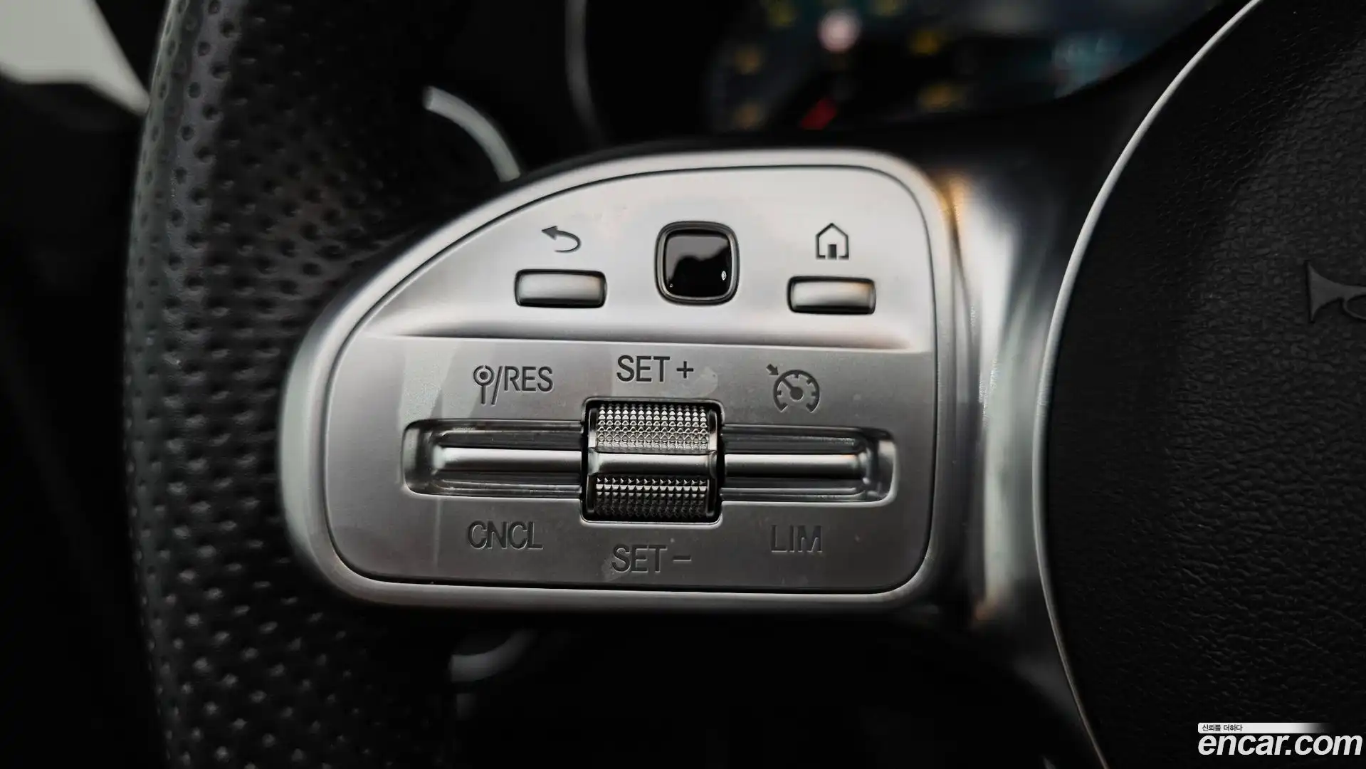 C-Class Mercedes-Benz 2020.3-OPTION-021