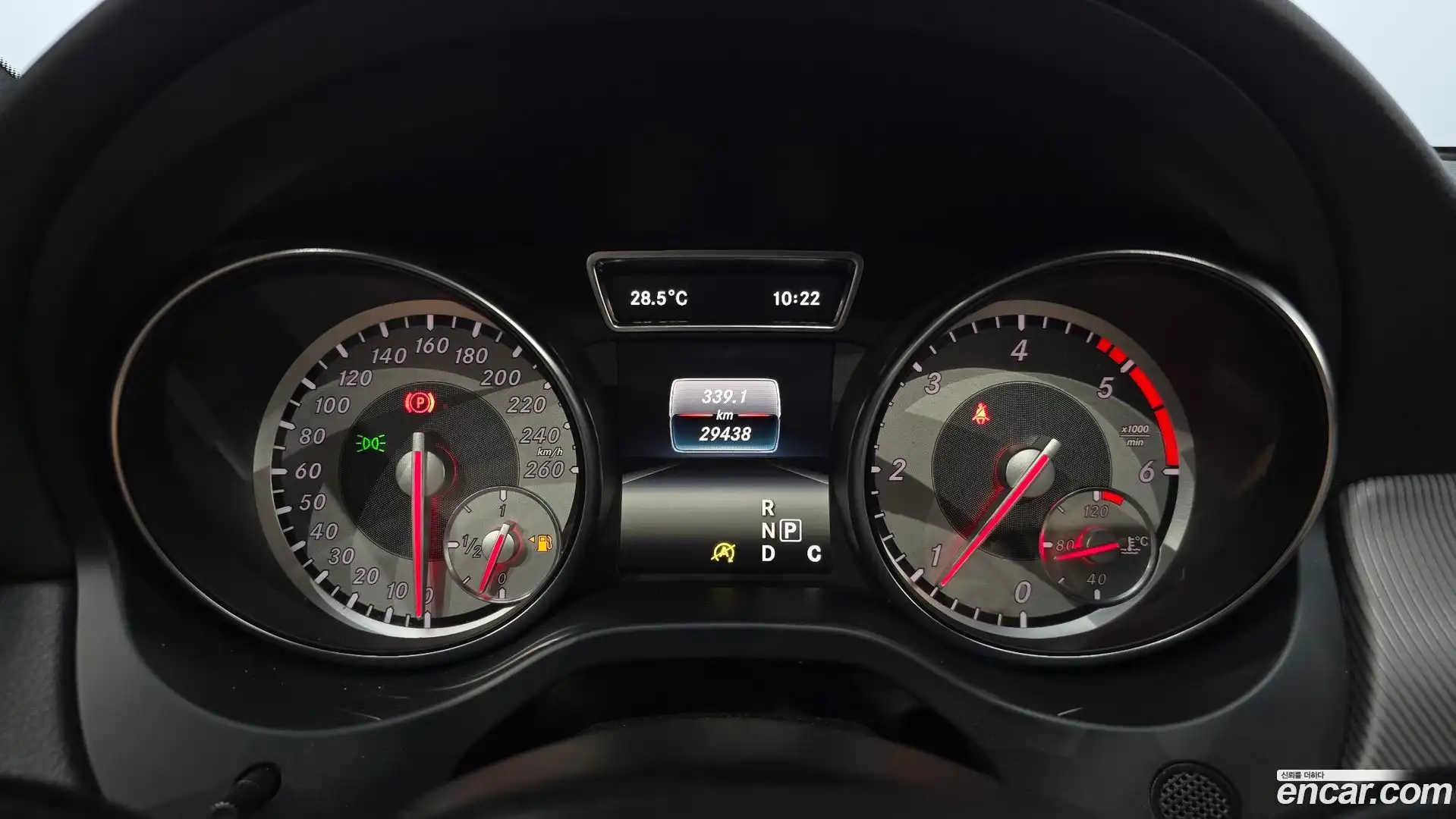CLA-Class Mercedes-Benz 2016.3-INNER-008