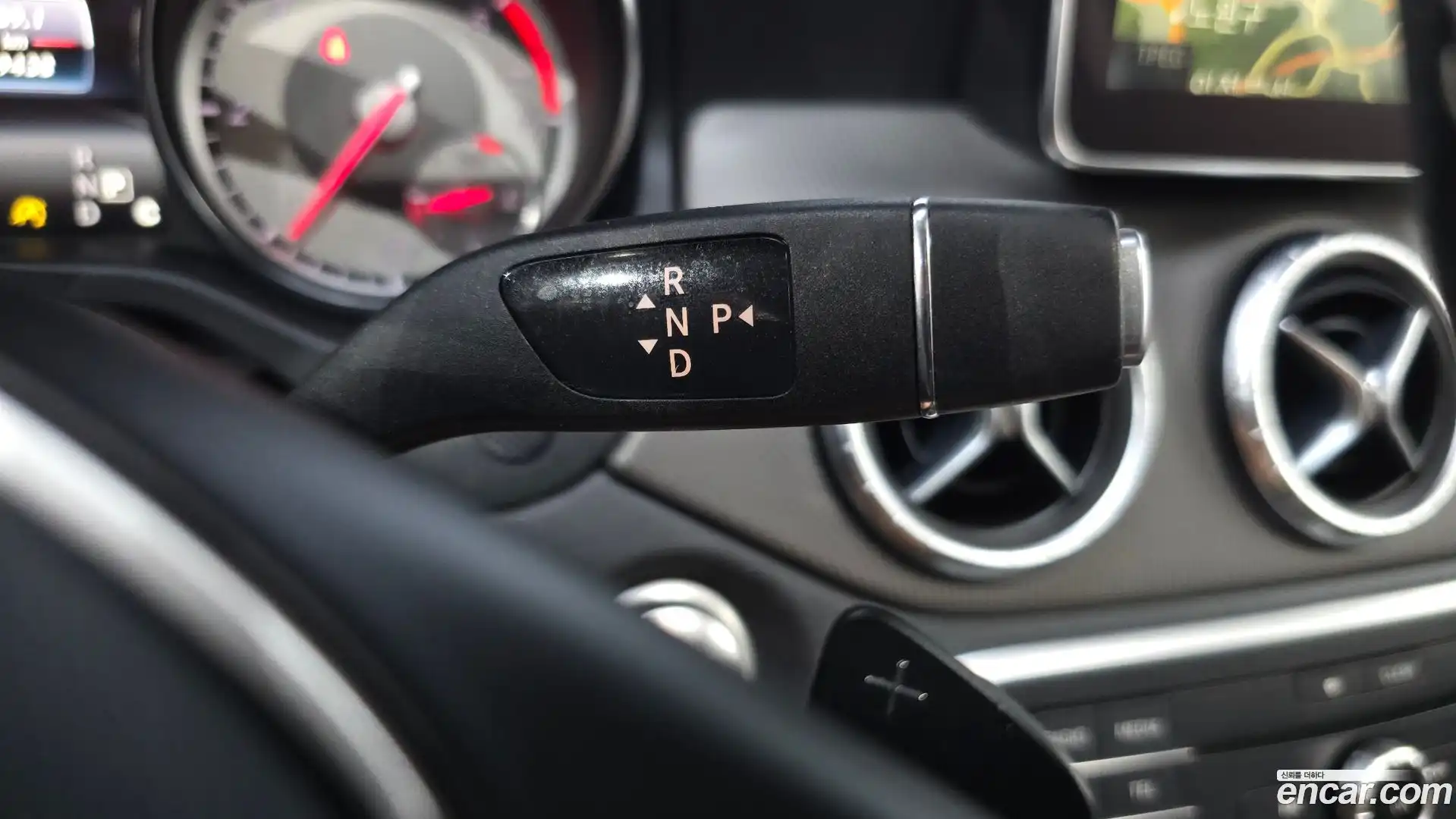 CLA-Class Mercedes-Benz 2016.3-INNER-009