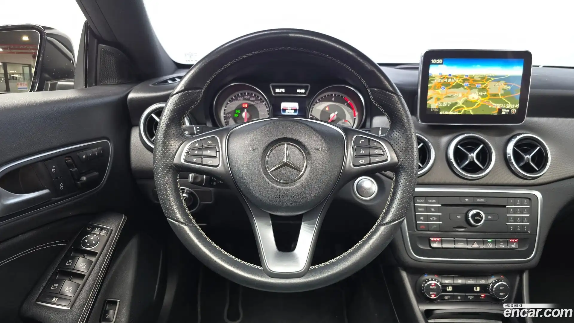 CLA-Class Mercedes-Benz 2016.3-OPTION-017