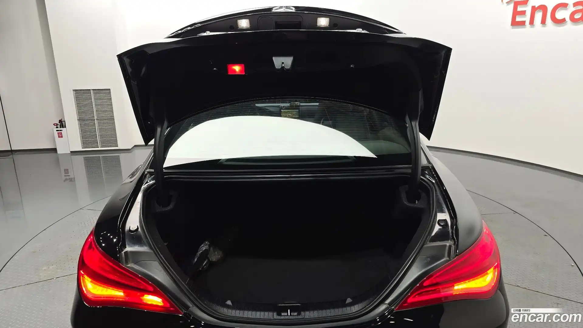 CLA-Class Mercedes-Benz 2016.3-OPTION-024