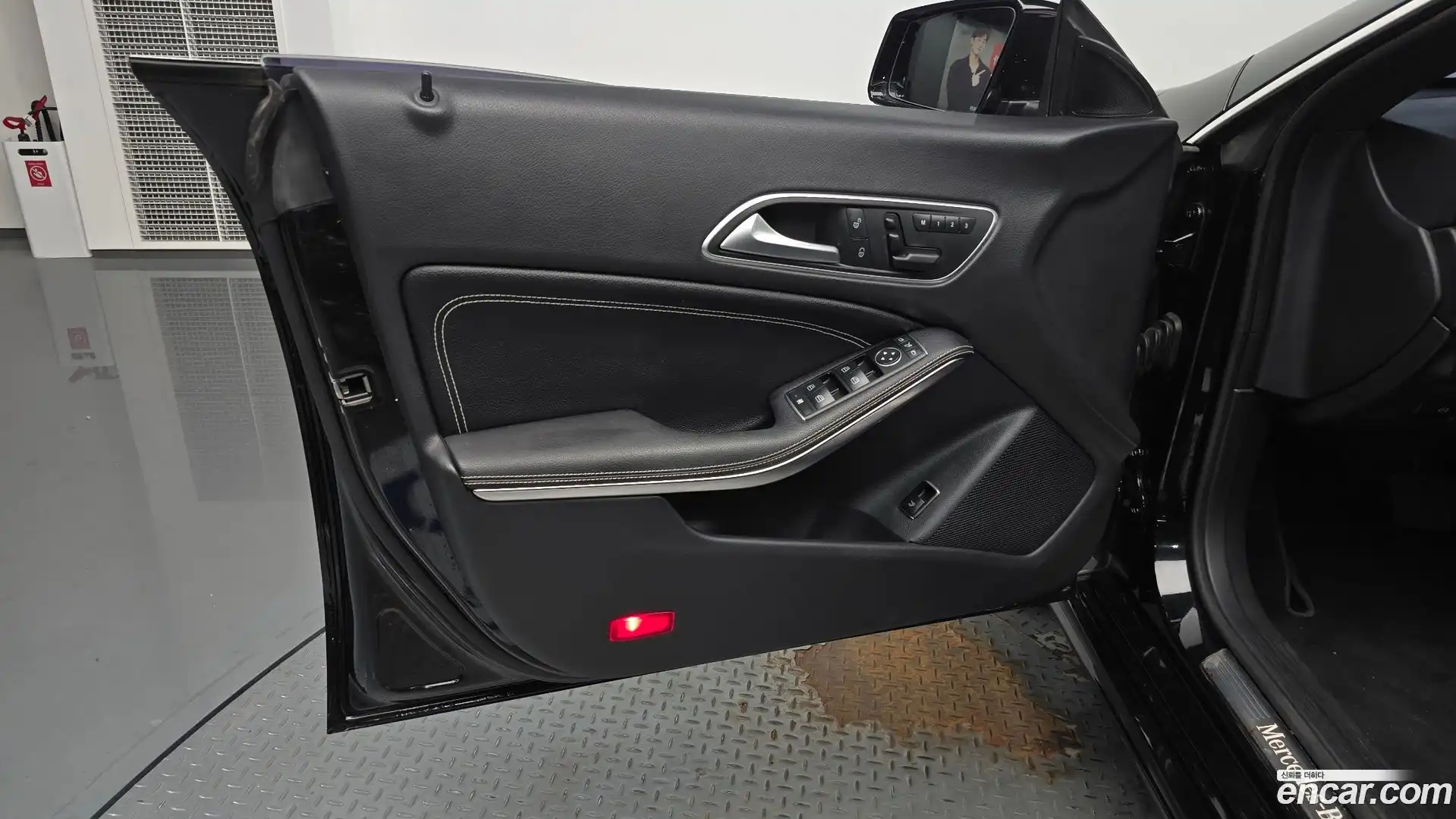 CLA-Class Mercedes-Benz 2016.3-INNER-034