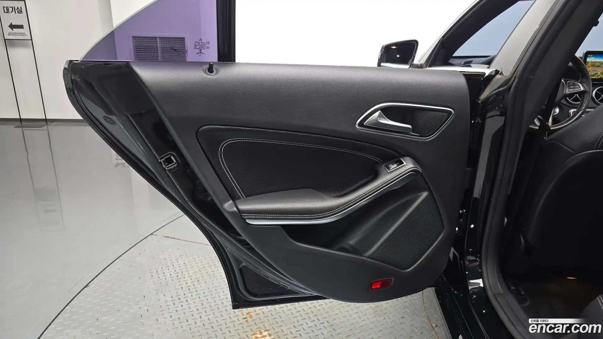 CLA-Class Mercedes-Benz 2016.3-INNER-035