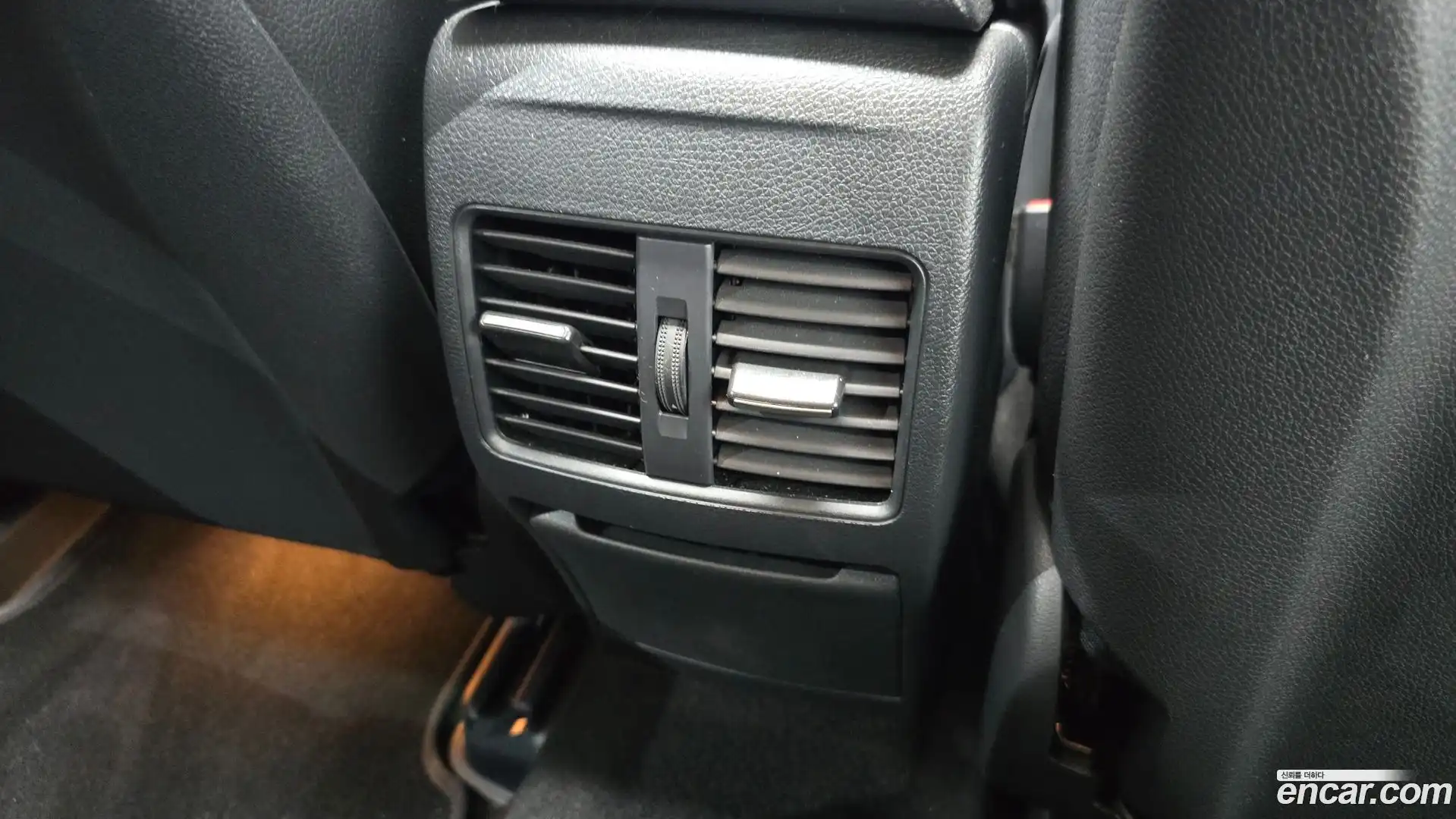 CLA-Class Mercedes-Benz 2016.3-OPTION-042
