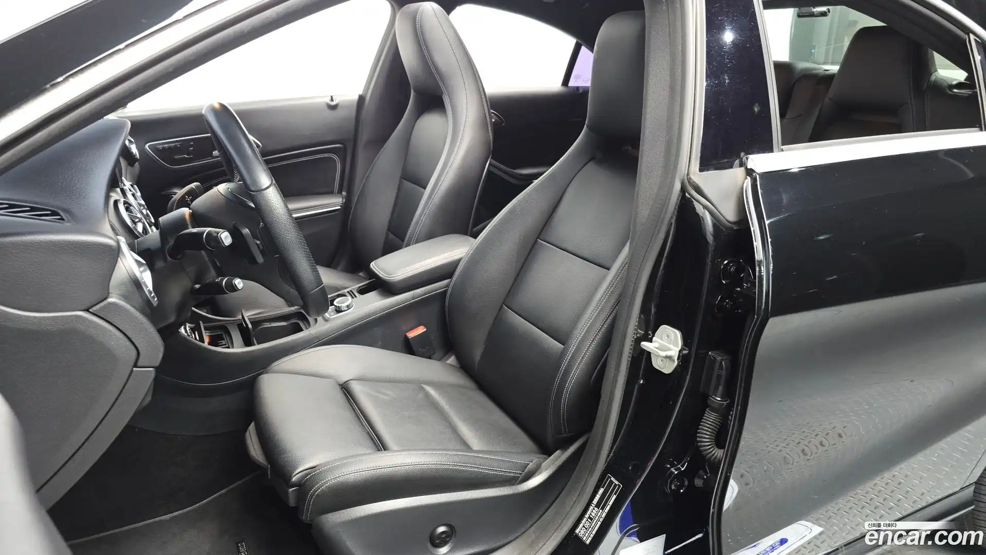 CLA-Class Mercedes-Benz 2016.3-OPTION-043