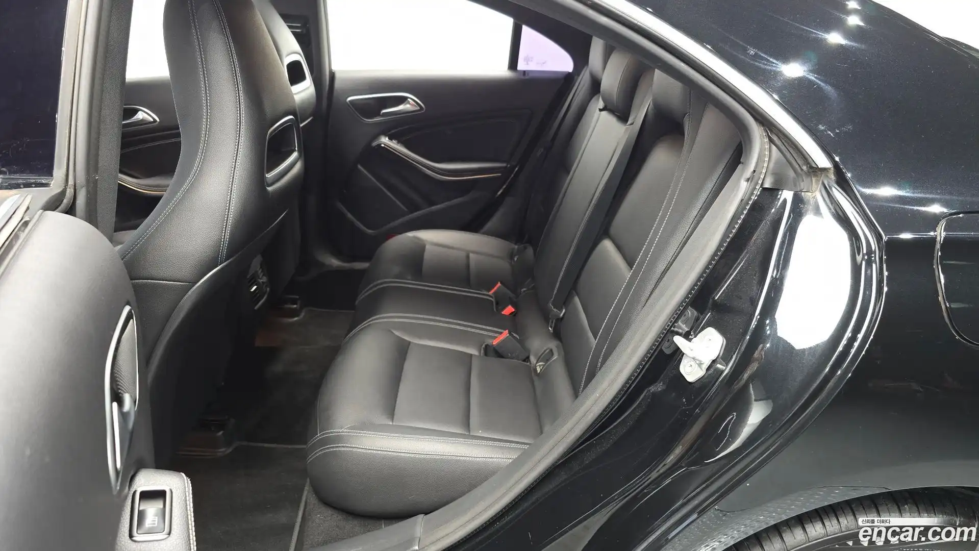 CLA-Class Mercedes-Benz 2016.3-OPTION-044